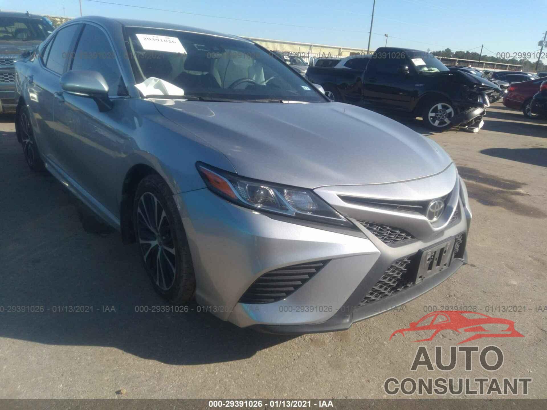 TOYOTA CAMRY 2018 - 4T1B11HK8JU057523