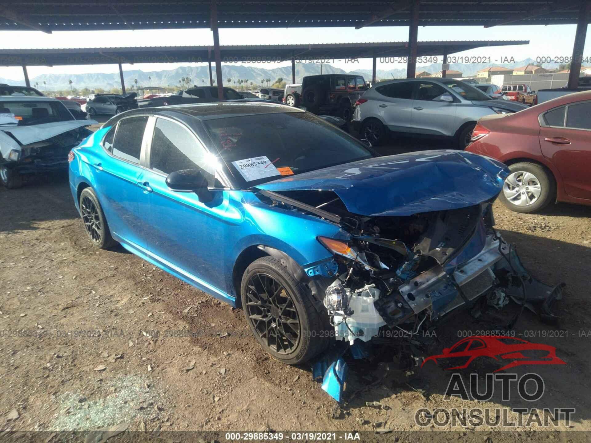 TOYOTA CAMRY 2018 - 4T1B11HK0JU126947