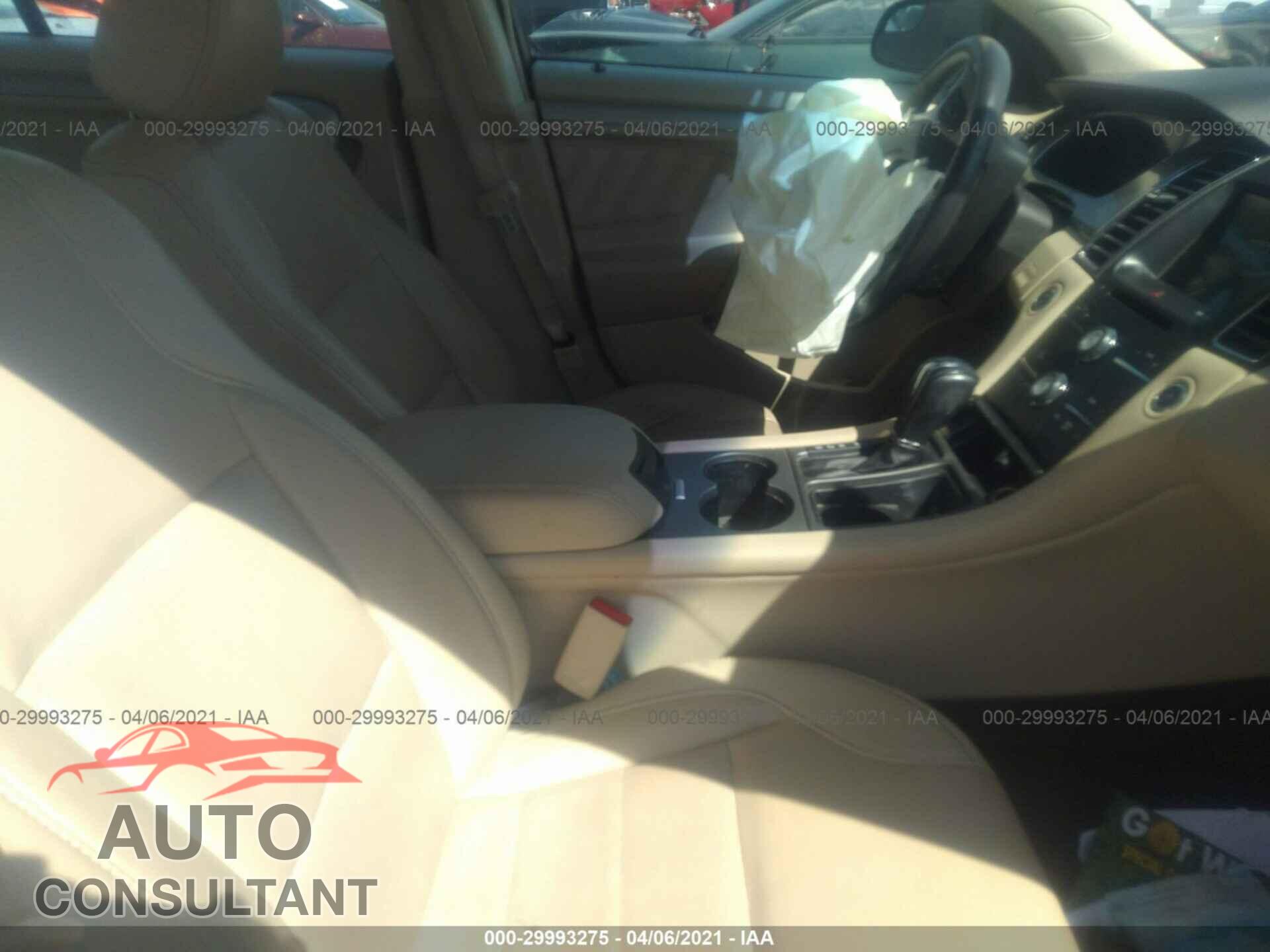 FORD TAURUS 2018 - 1FAHP2E82JG132328