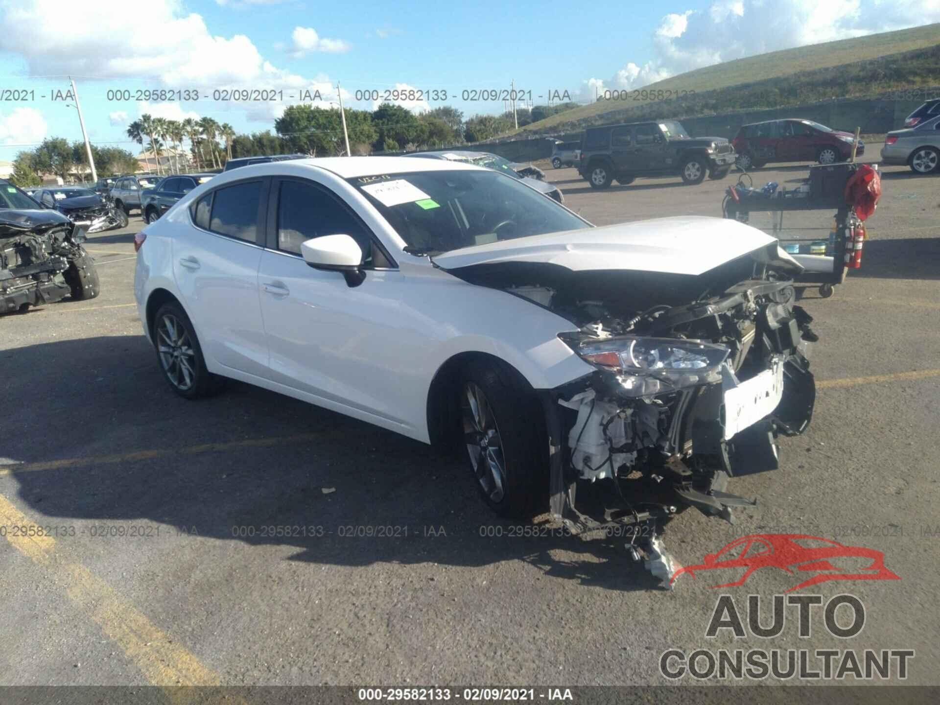 MAZDA MAZDA3 4-DOOR 2018 - 3MZBN1V38JM211350