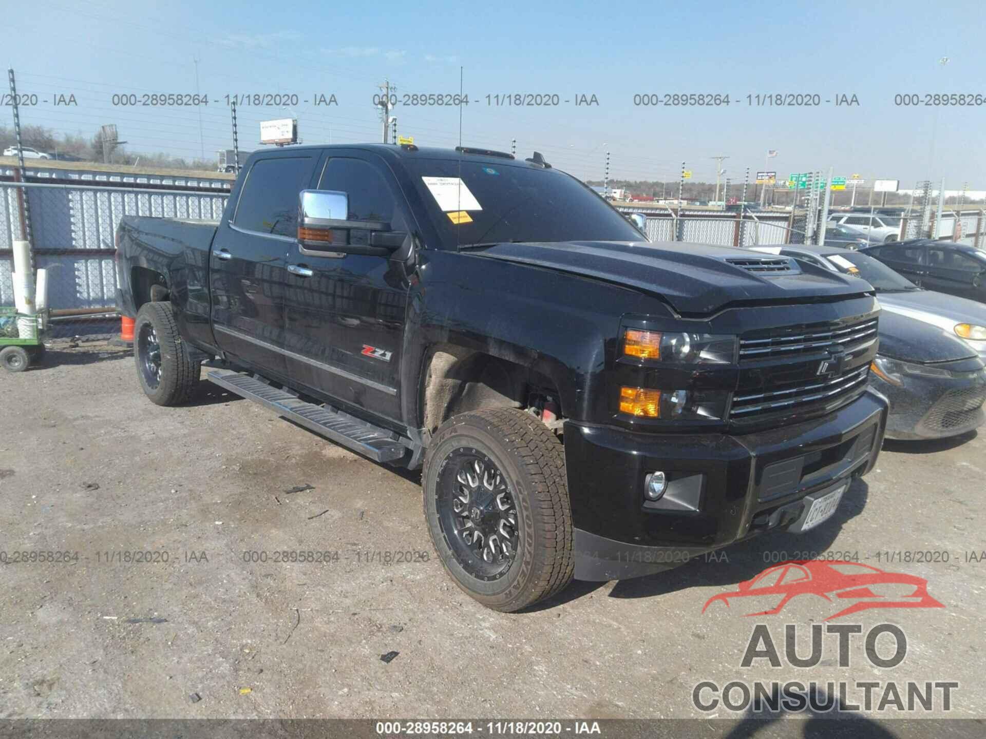 CHEVROLET SILVERADO 2500HD 2018 - 1GC1KWEY9JF192033