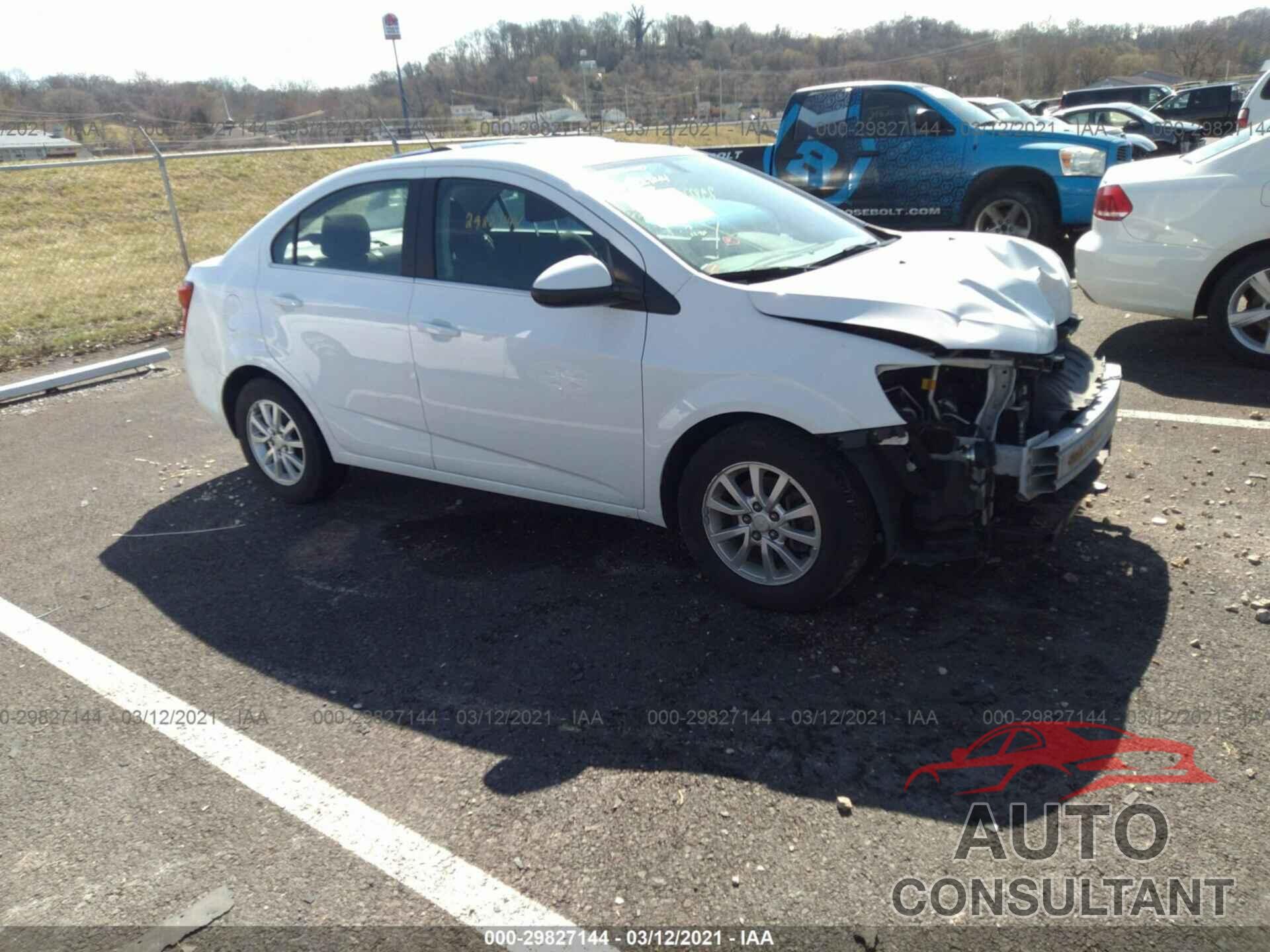 CHEVROLET SONIC 2017 - 1G1JD5SH2H4128729