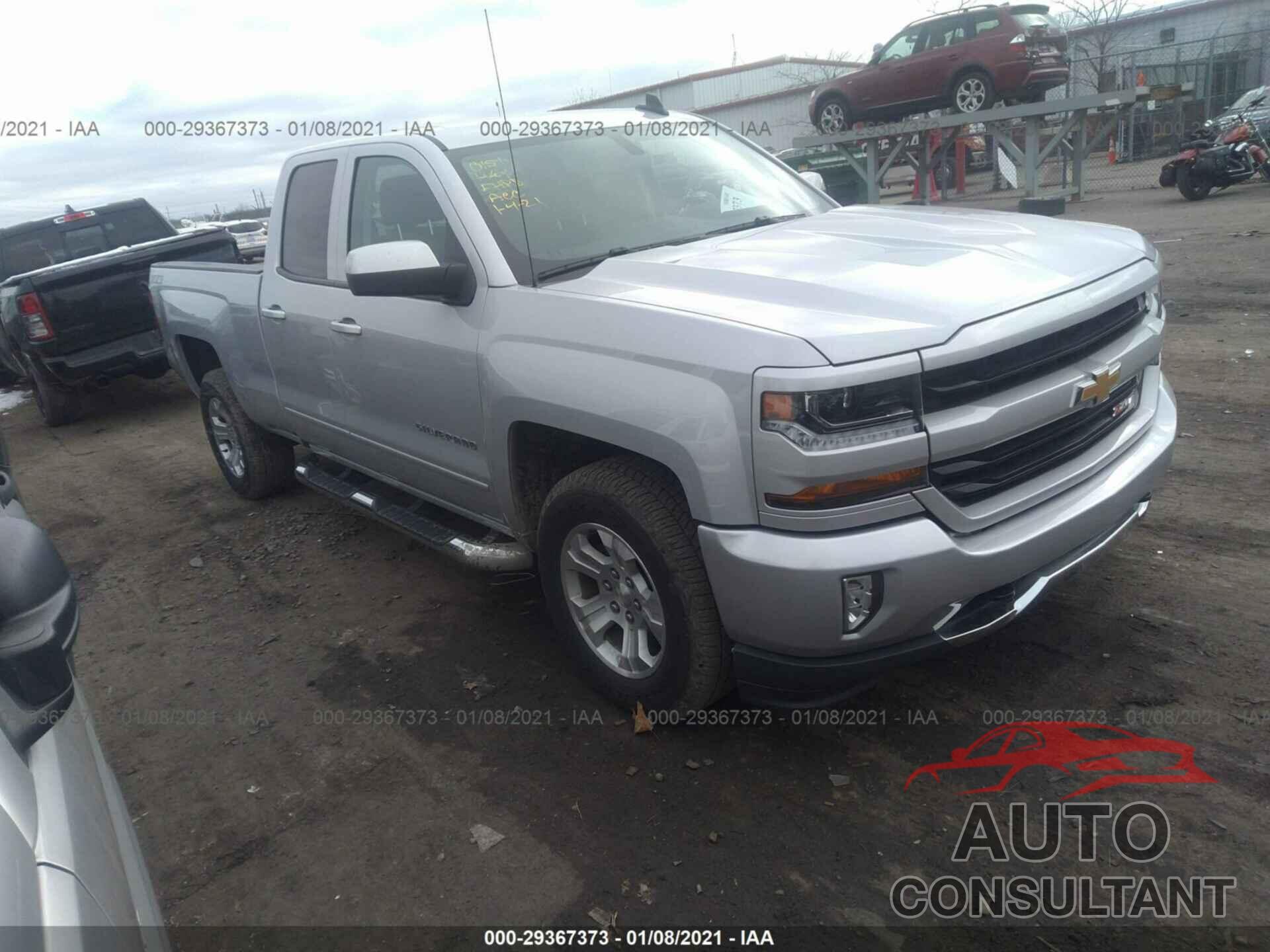 CHEVROLET SILVERADO 1500 2018 - 1GCVKREC1JZ300151