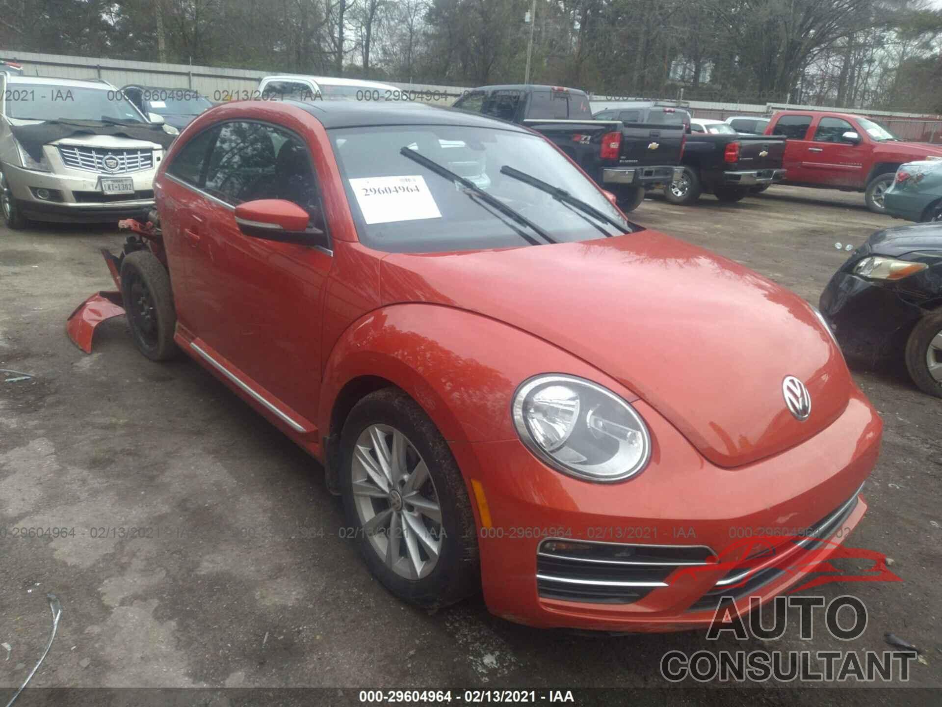 VOLKSWAGEN BEETLE 2019 - 3VWJD7AT9KM717102
