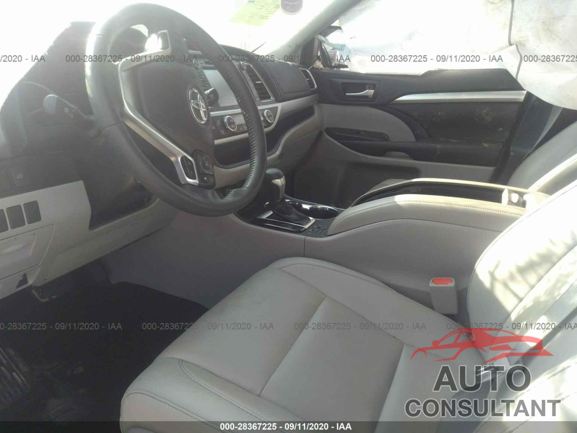 TOYOTA HIGHLANDER 2019 - 5TDJZRFH2KS623583