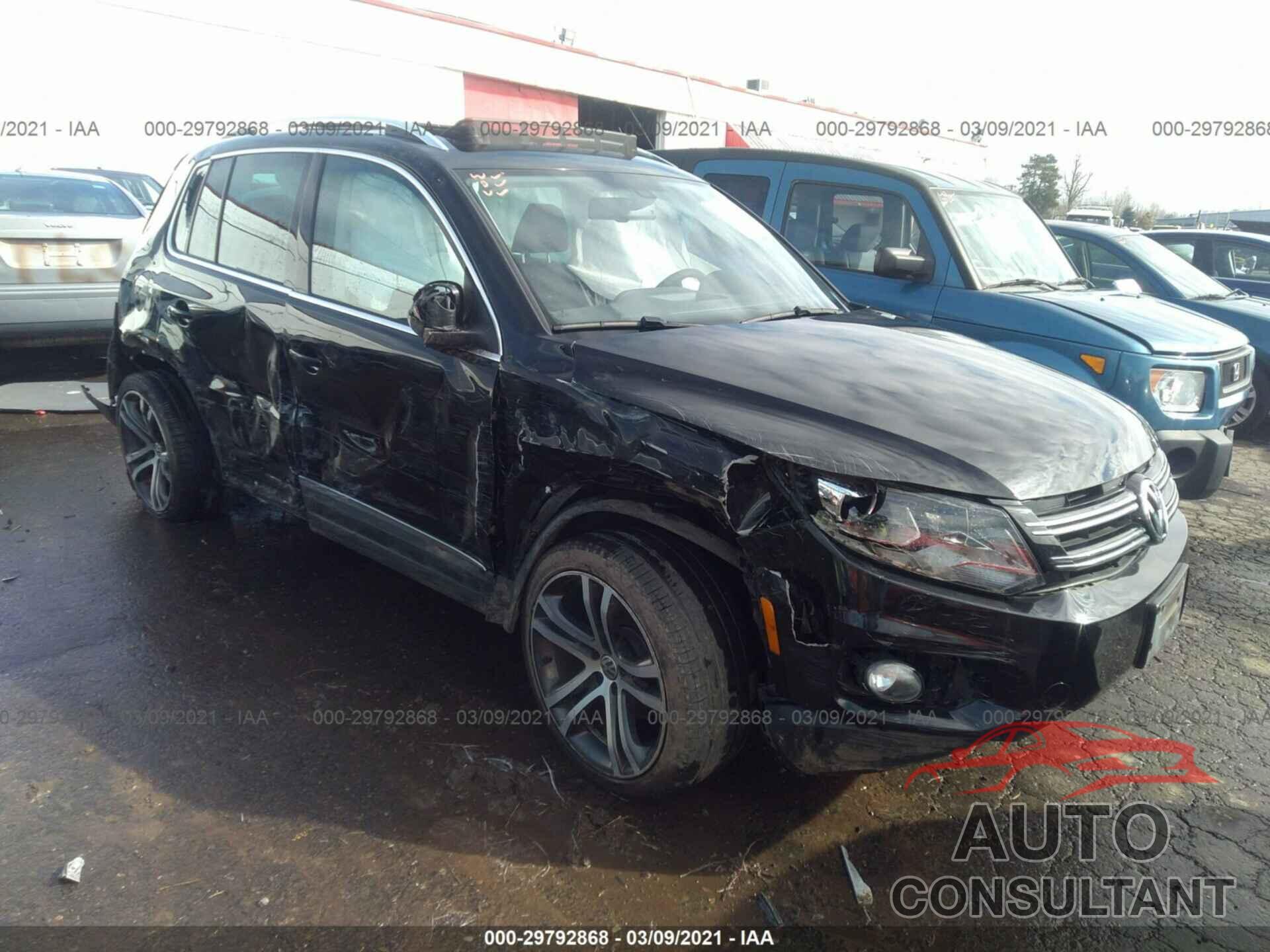 VOLKSWAGEN TIGUAN 2017 - WVGWV7AX7HK014487