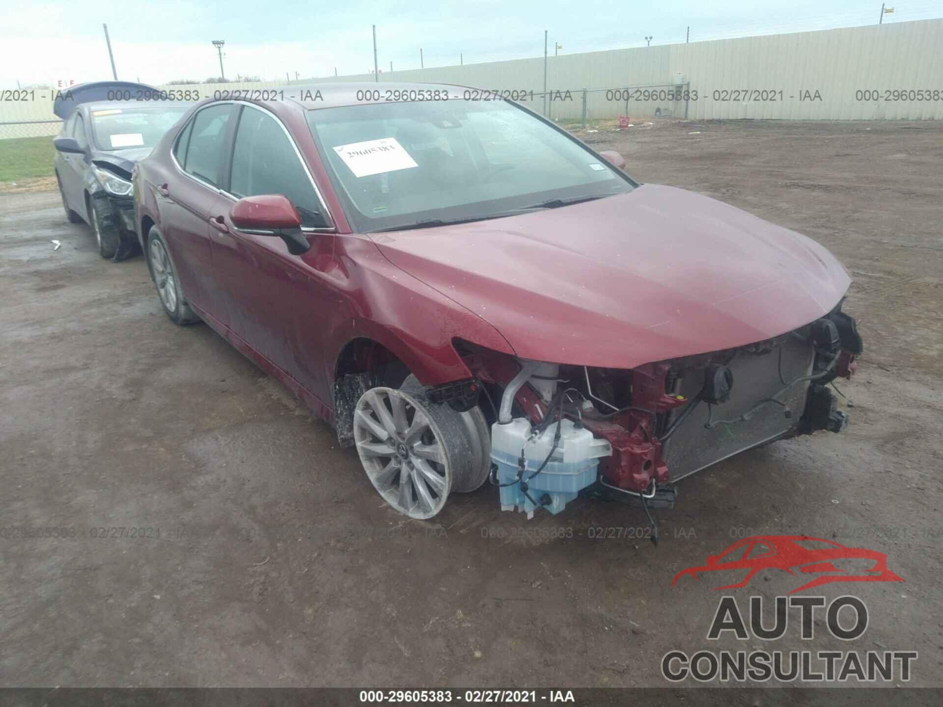 TOYOTA CAMRY 2018 - 4T1B11HK7JU556636