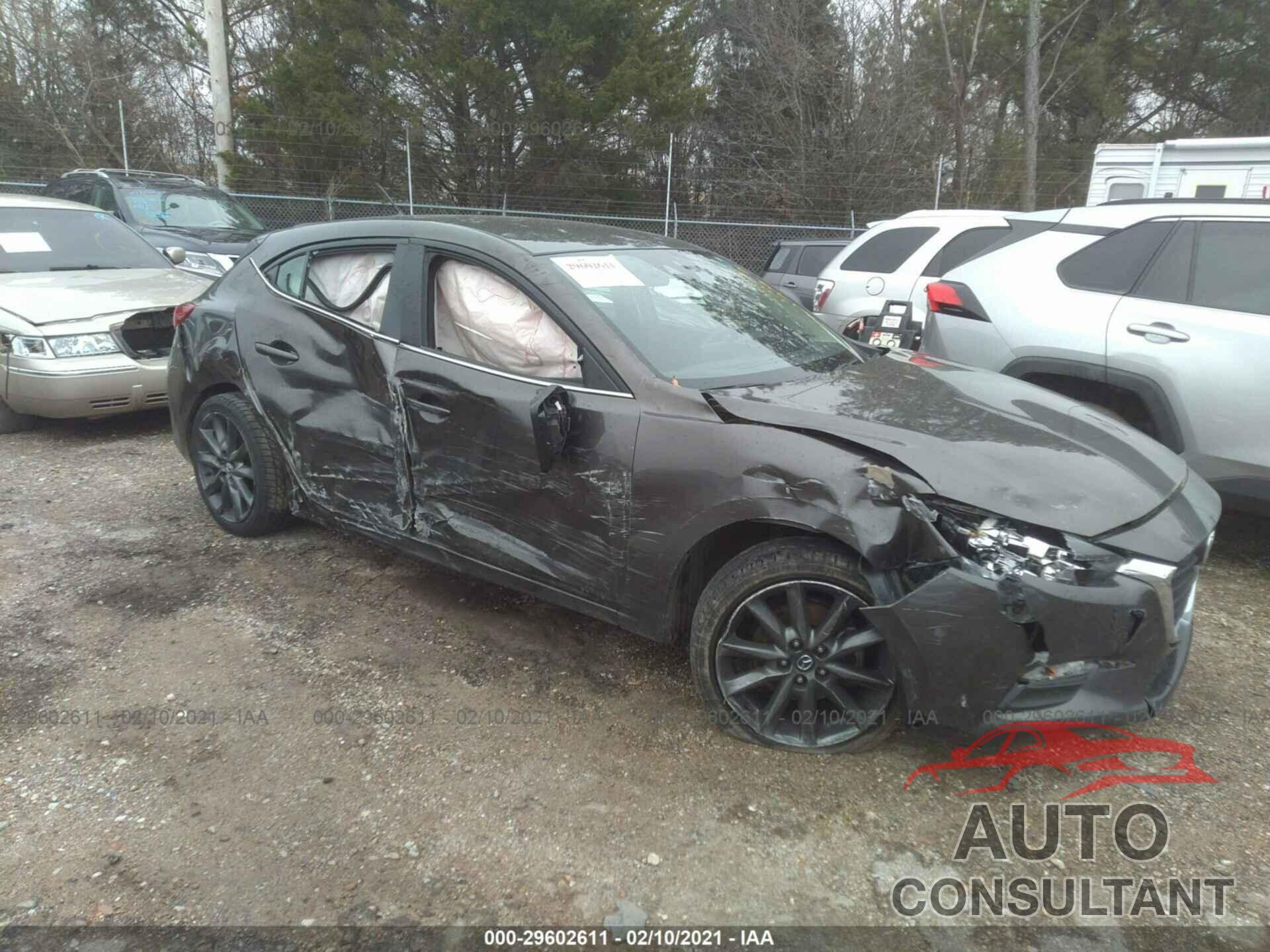 MAZDA MAZDA3 5-DOOR 2018 - 3MZBN1L36JM184314