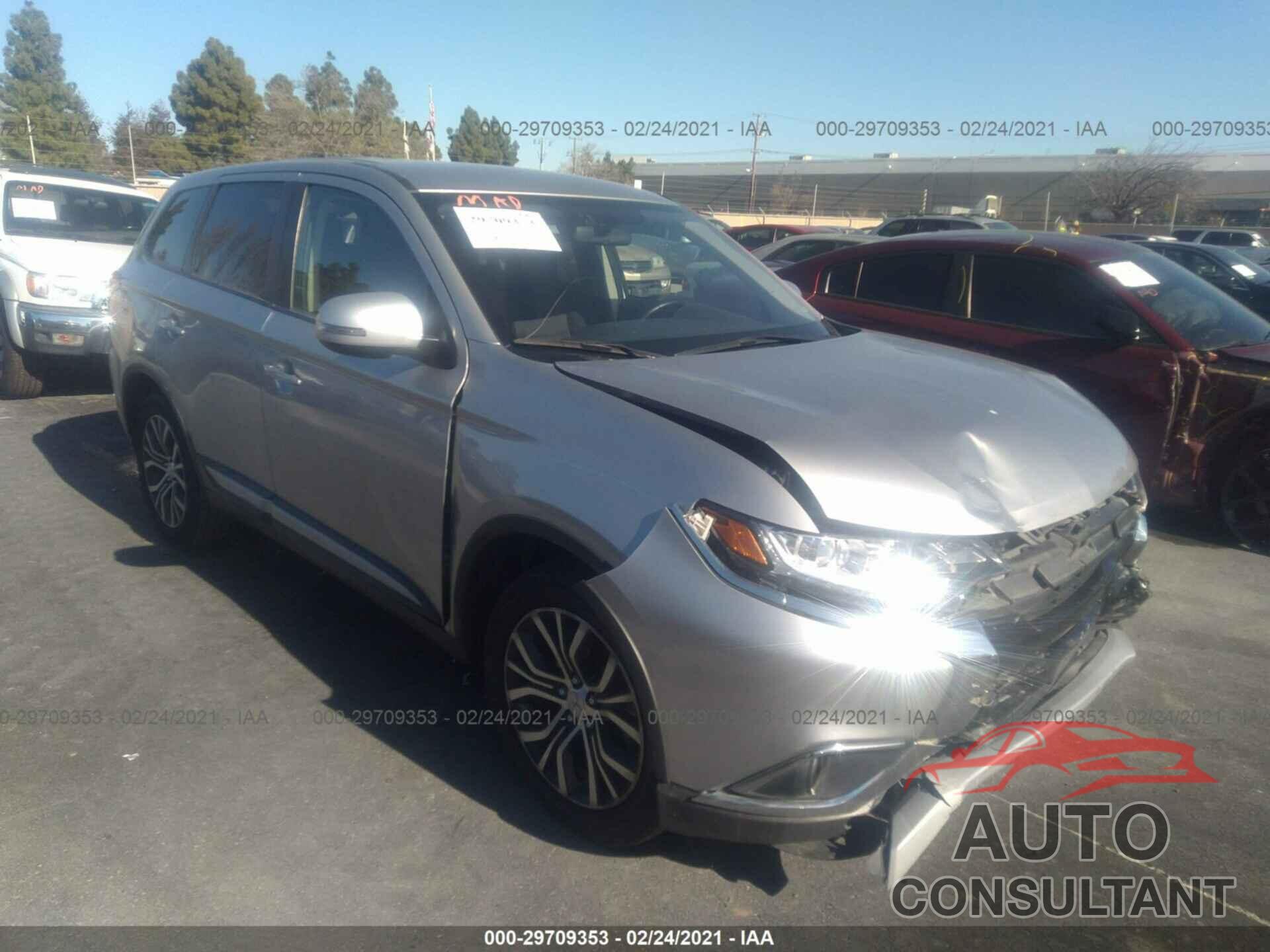 MITSUBISHI OUTLANDER 2018 - JA4AD3A32JJ003720
