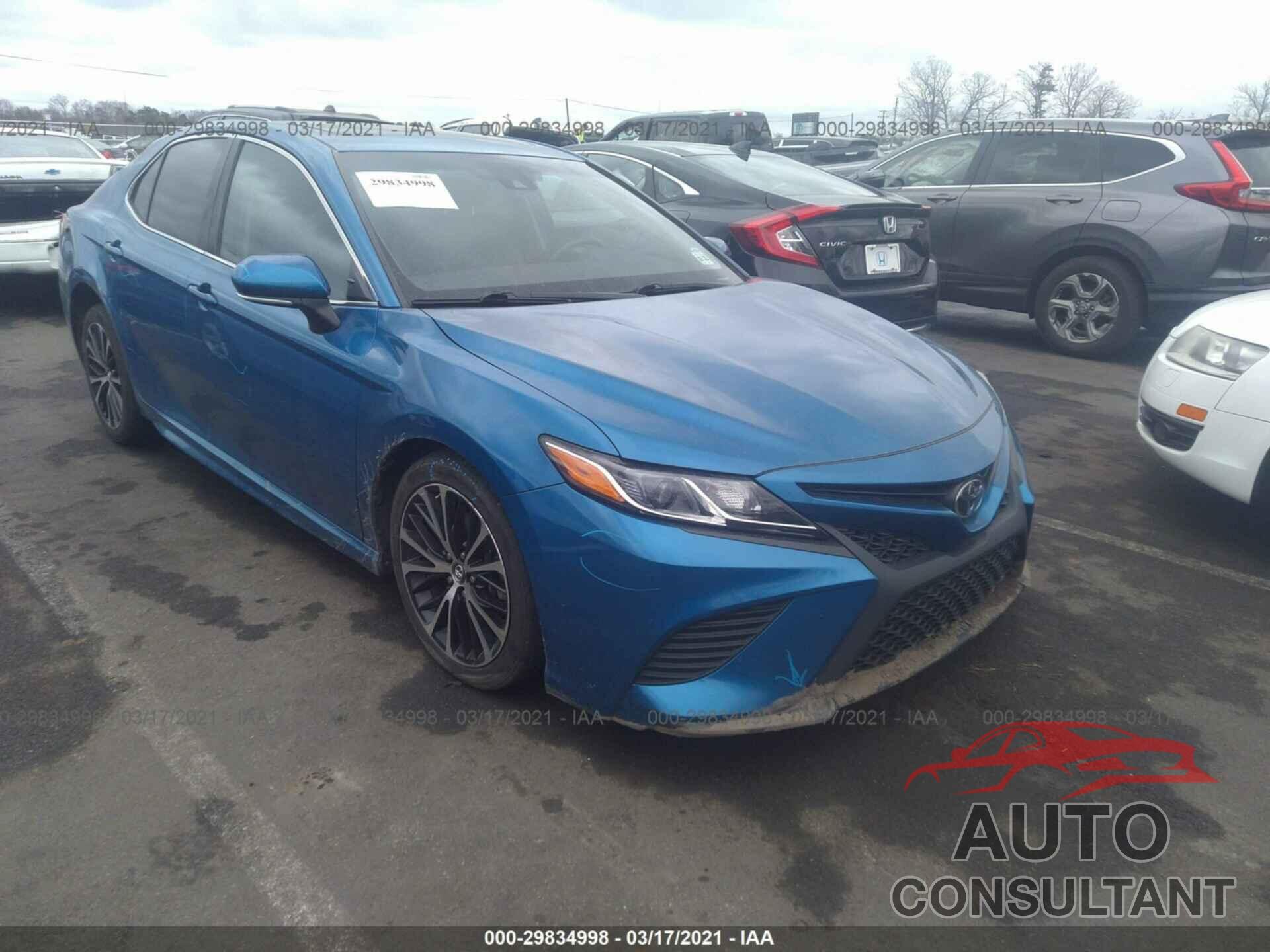 TOYOTA CAMRY 2018 - 4T1B11HK8JU030015