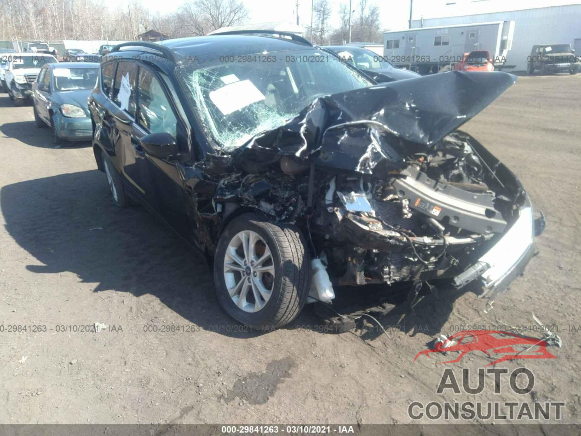 FORD ESCAPE 2017 - 1FMCU9GD1HUD06848