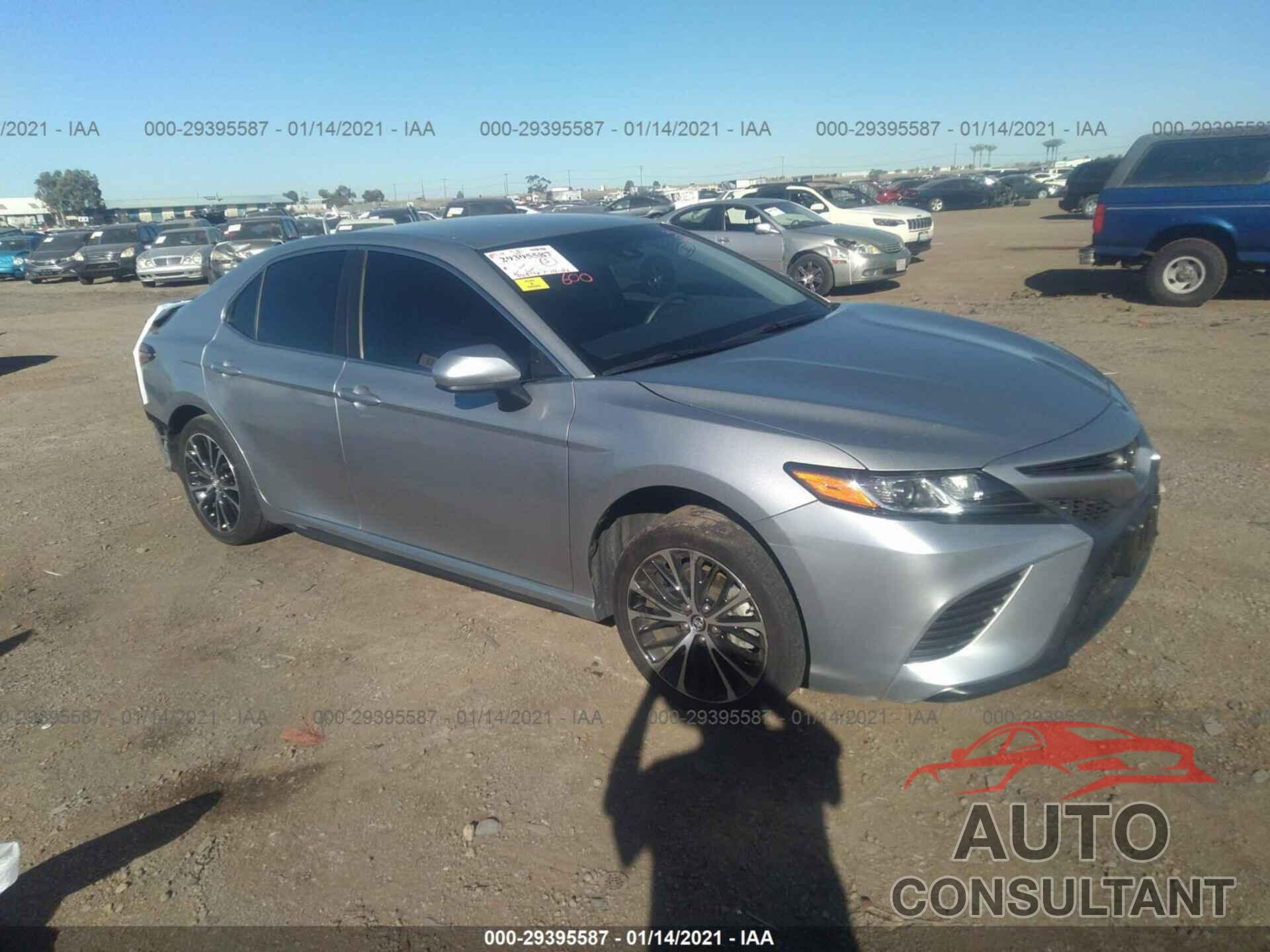 TOYOTA CAMRY 2018 - 4T1B11HK2JU602762