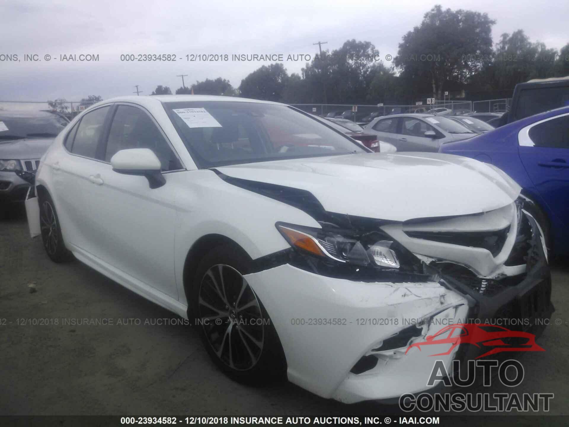 TOYOTA CAMRY 2018 - JTNB11HKXJ3009267