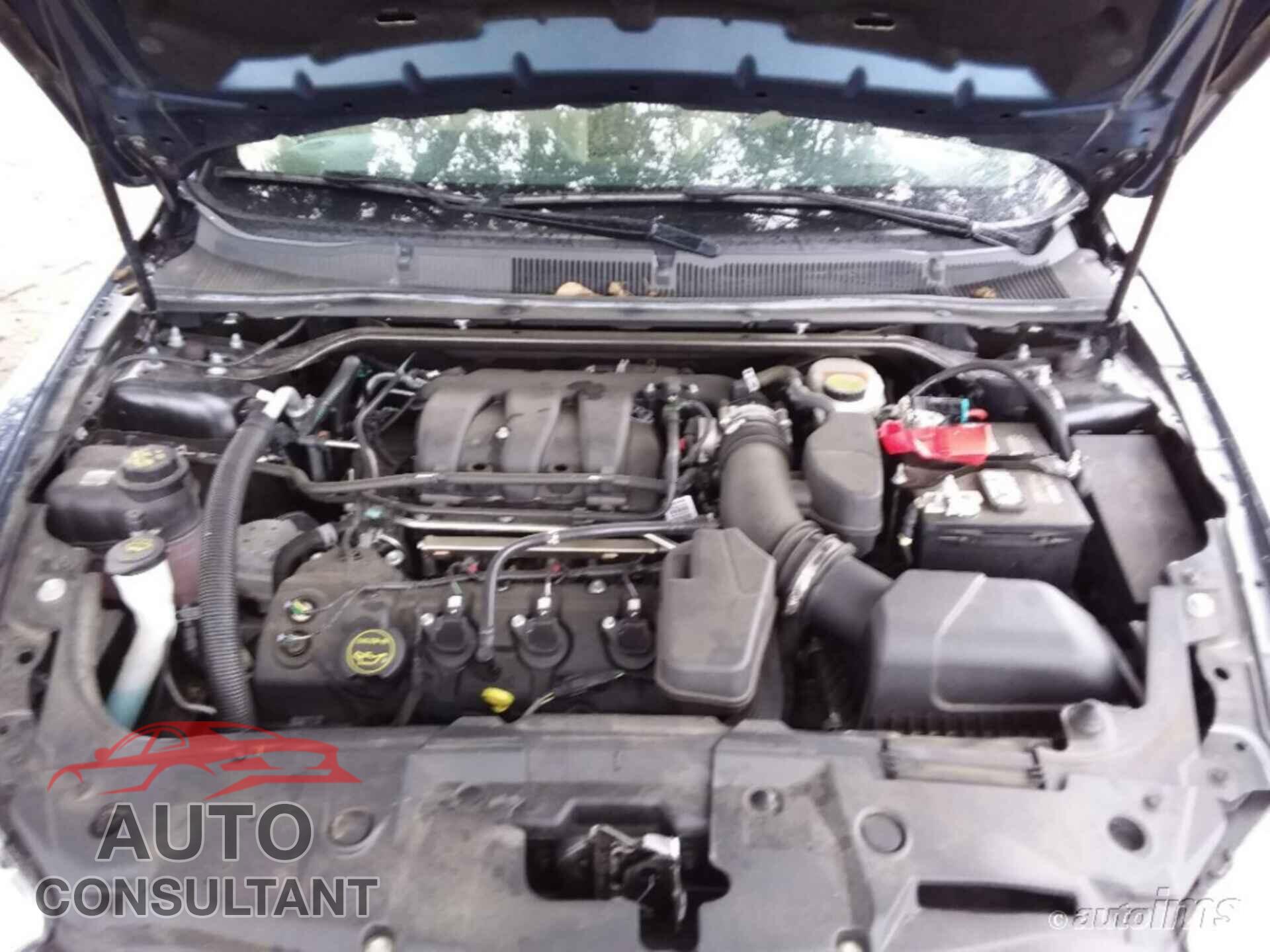 FORD TAURUS 2018 - 1FAHP2E82JG126092