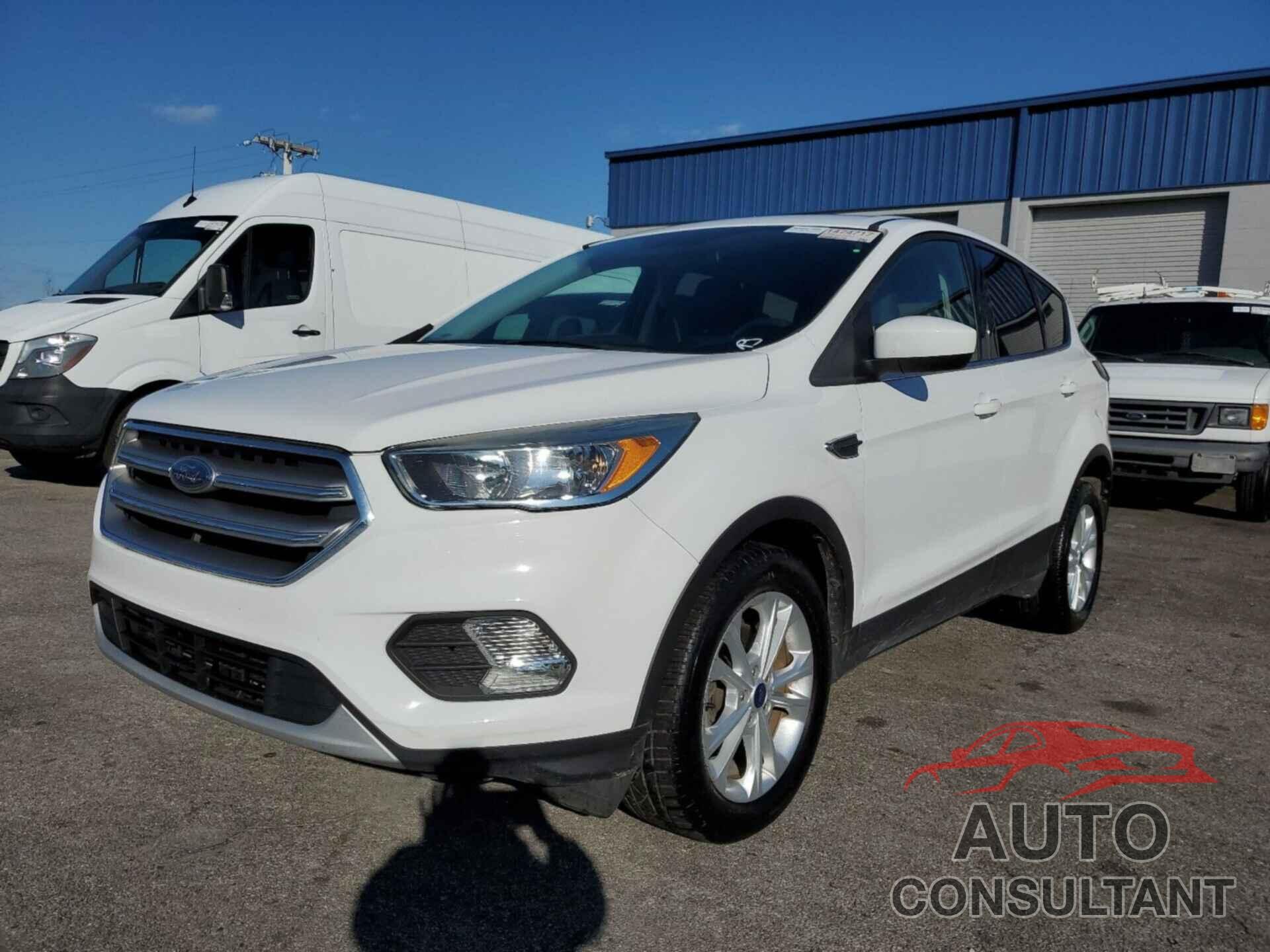 FORD ESCAPE 2017 - 1FMCU0GD1HUD45449