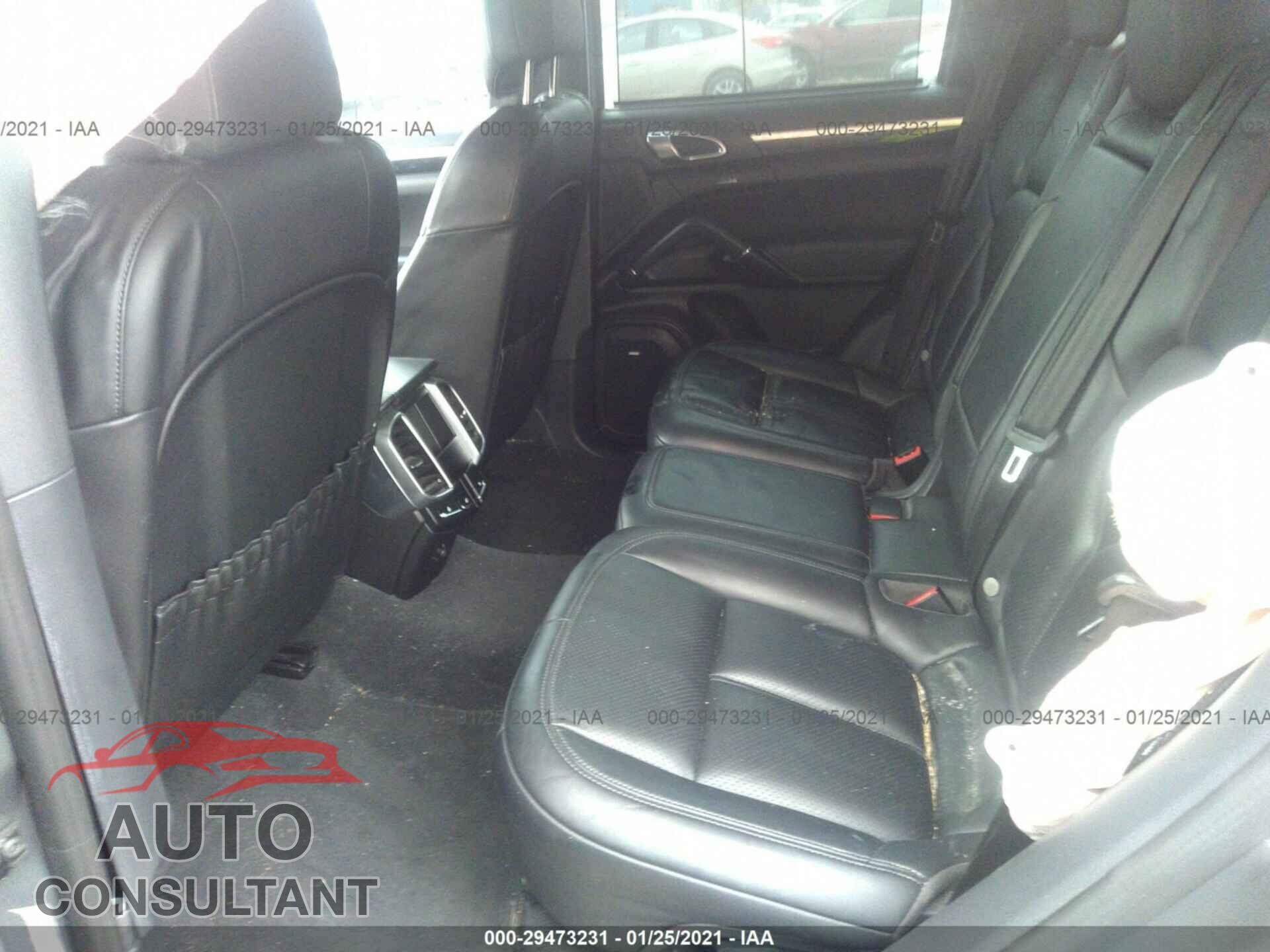 PORSCHE CAYENNE 2016 - WP1AA2A22GKA16131
