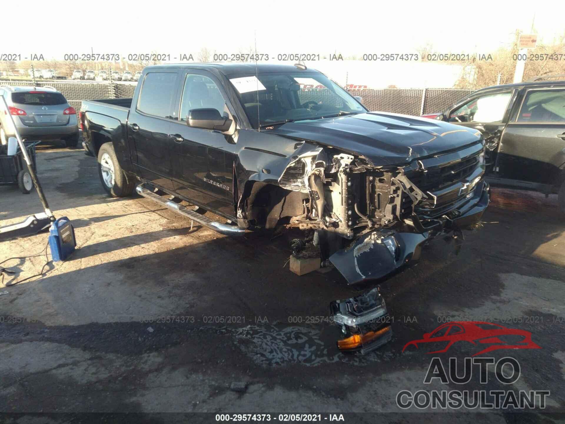 CHEVROLET SILVERADO 1500 2018 - 3GCUKREC3JG582191