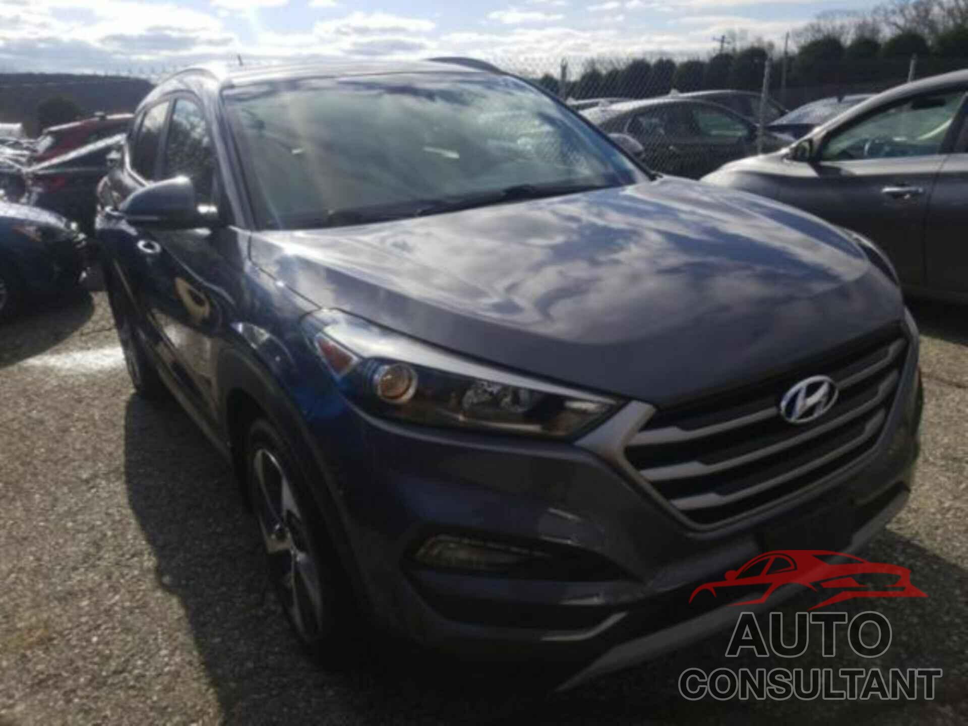 HYUNDAI TUCSON 2017 - KM8J3CA27HU339982