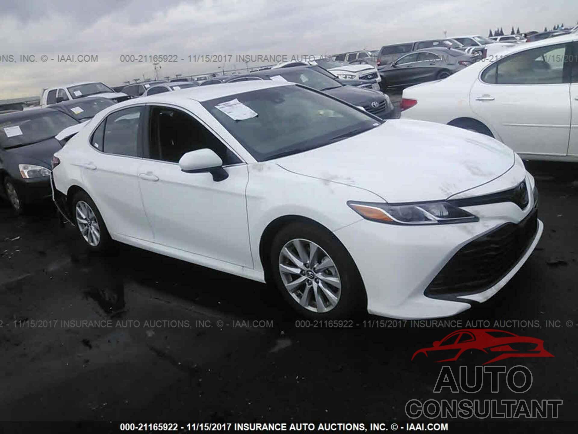 Toyota Camry 2018 - 4T1B11HK8JU012453