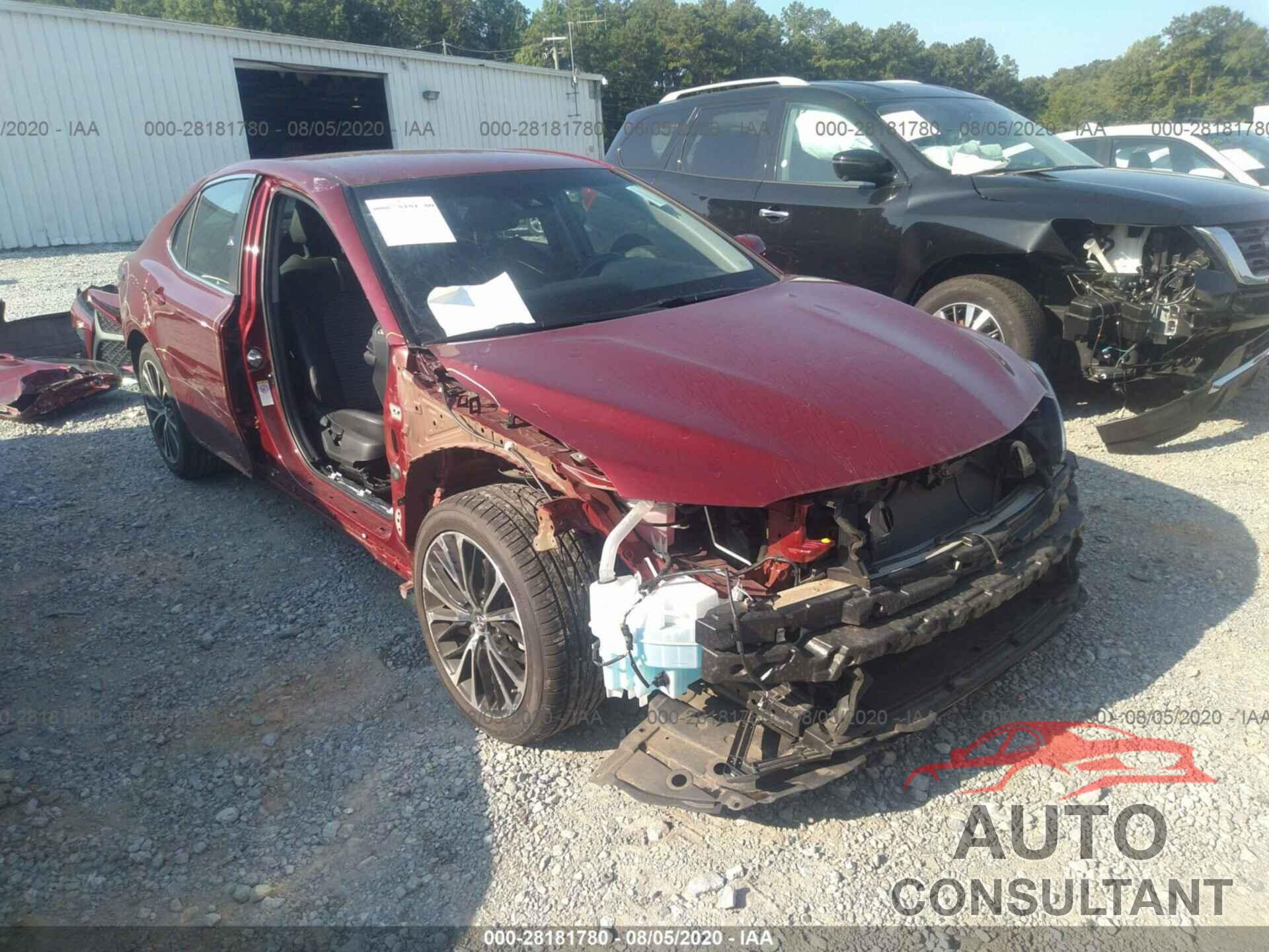 TOYOTA CAMRY 2018 - 4T1B11HK8JU505193
