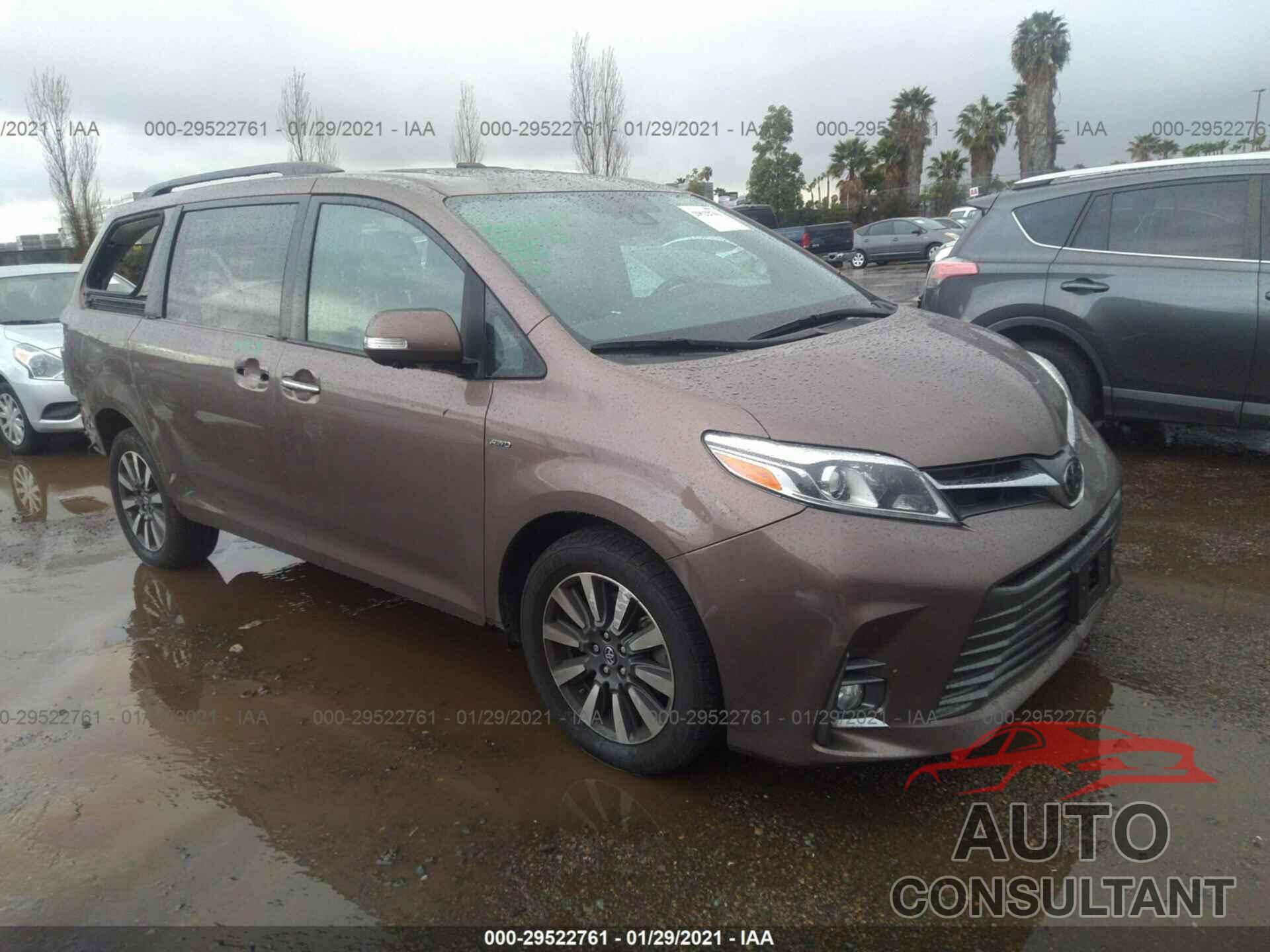 TOYOTA SIENNA 2018 - 5TDDZ3DC8JS189864