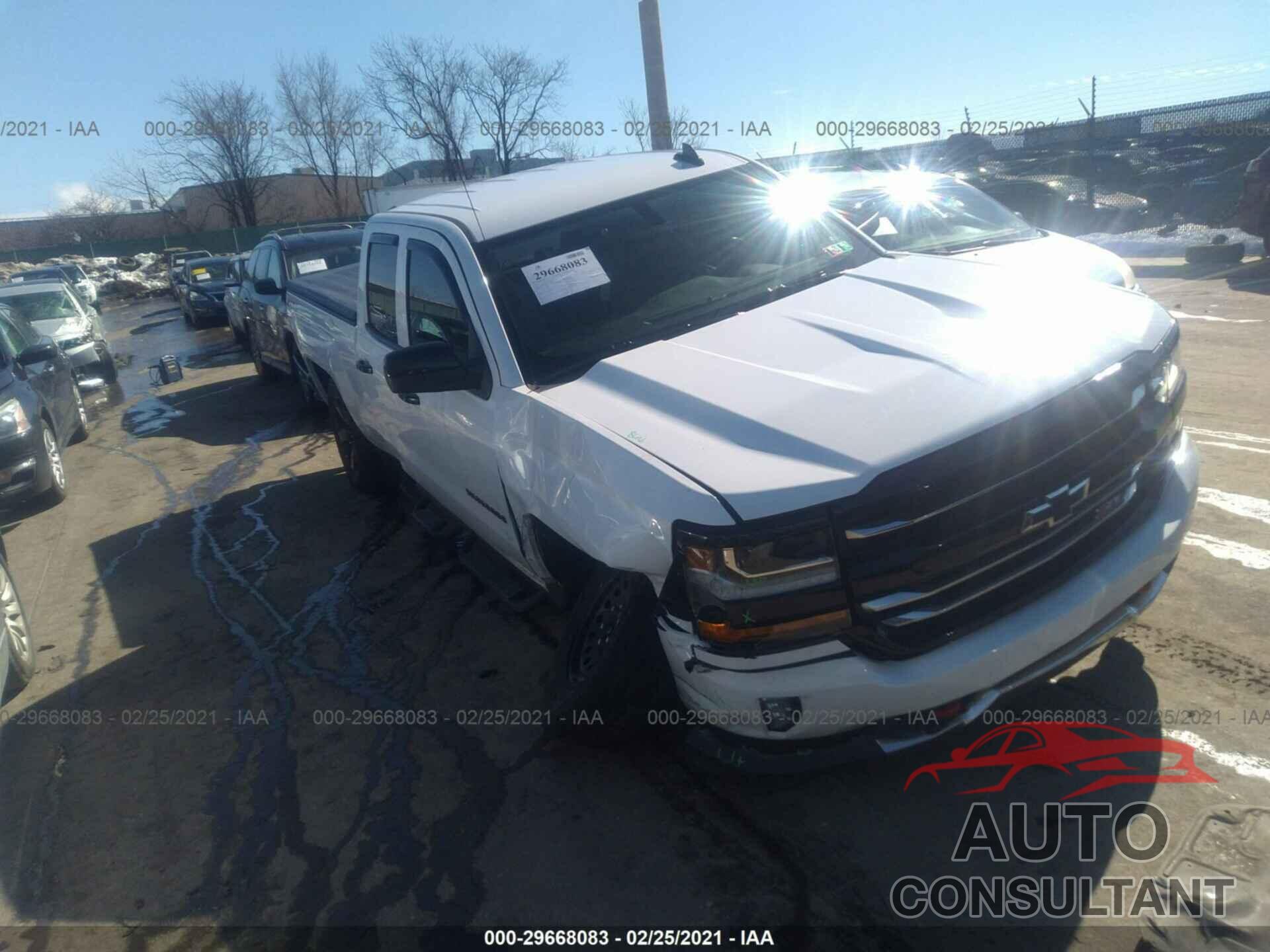 CHEVROLET SILVERADO 1500 2018 - 1GCVKREC0JZ365024