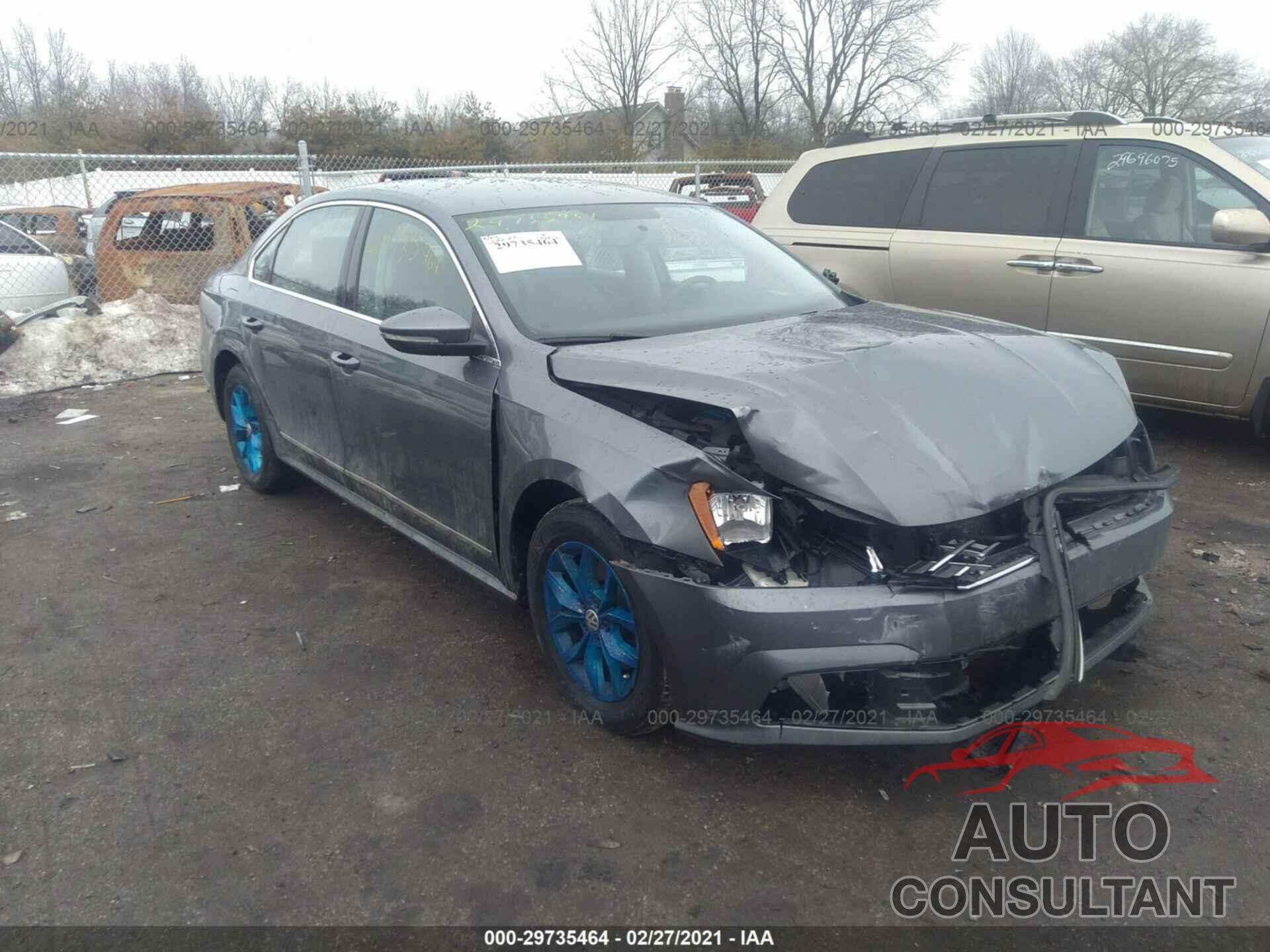 VOLKSWAGEN PASSAT 2017 - 1VWAT7A30HC014694