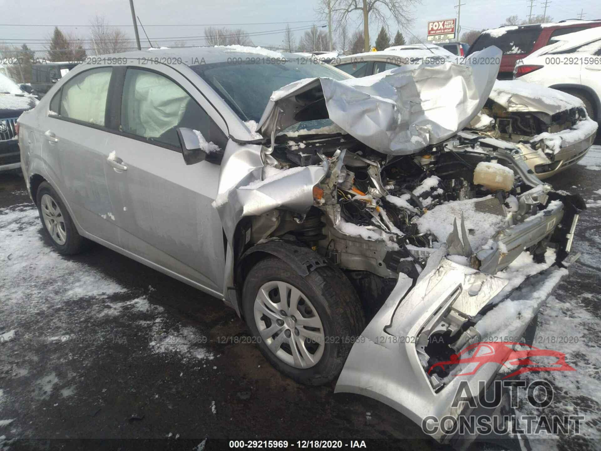 CHEVROLET SONIC 2018 - 1G1JB5SH4J4110762
