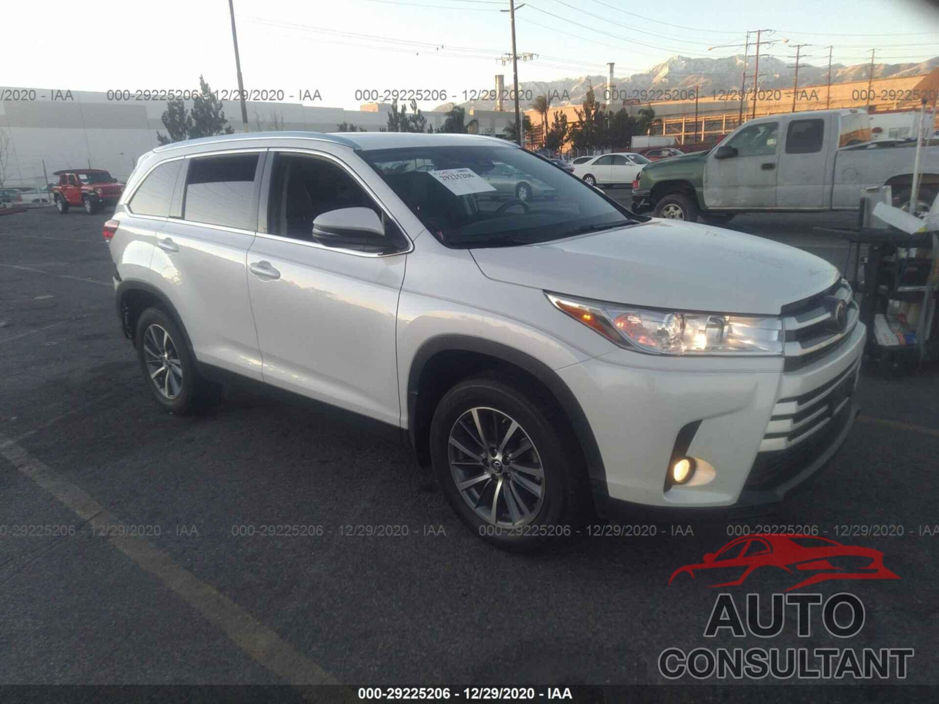 TOYOTA HIGHLANDER 2019 - 5TDKZRFH2KS562594