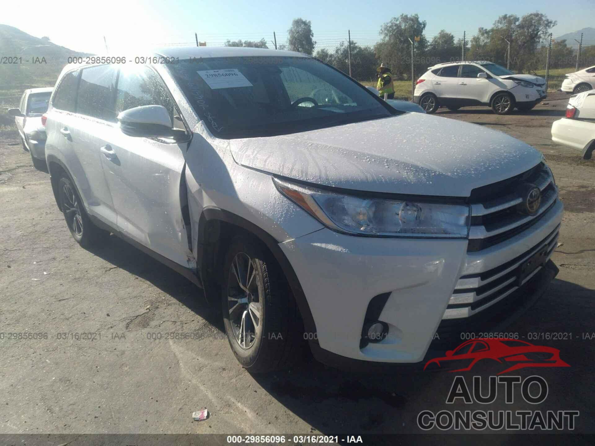 TOYOTA HIGHLANDER 2019 - 5TDBZRFH8KS946833