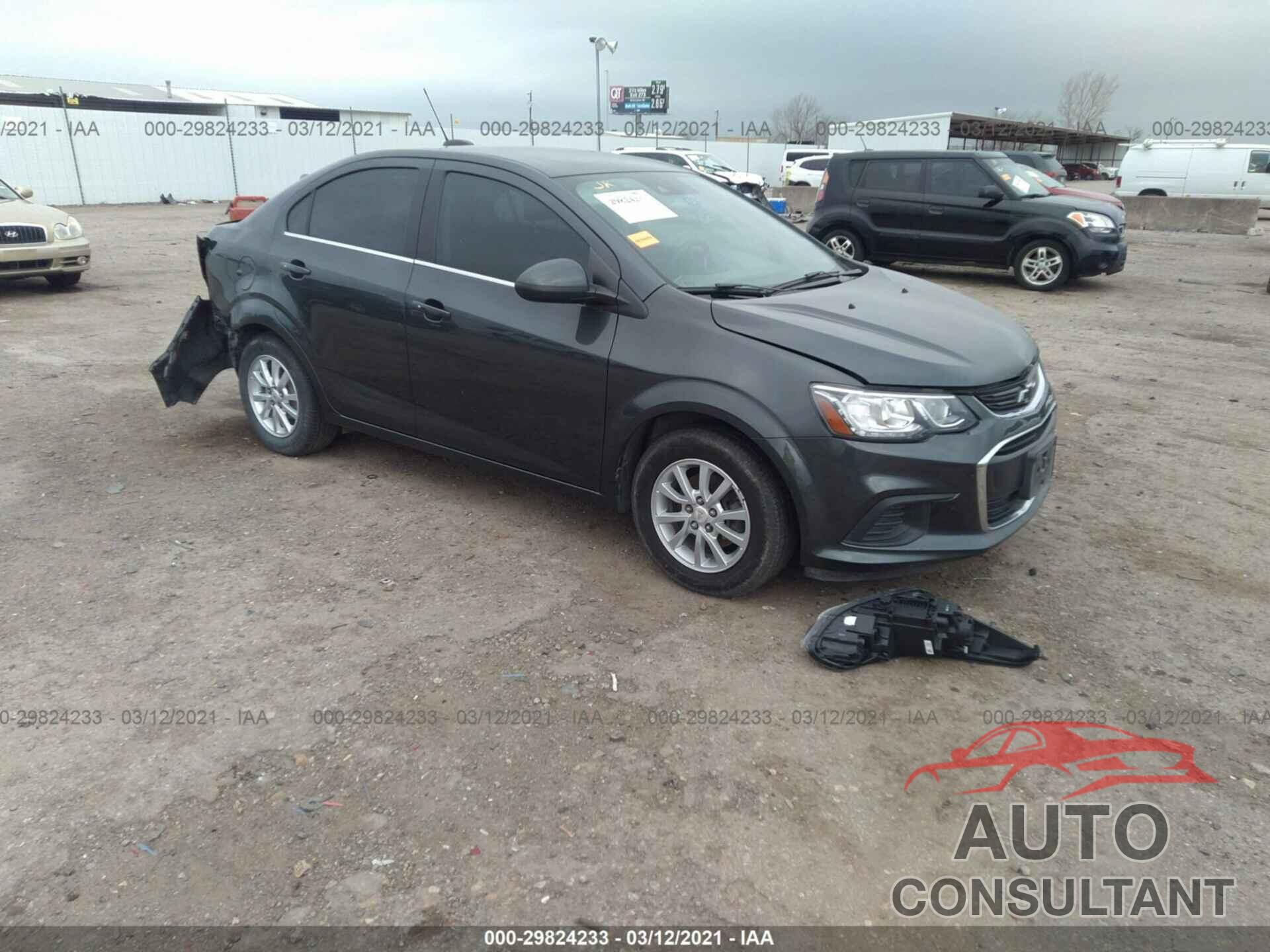 CHEVROLET SONIC 2018 - 1G1JD5SH5J4124860