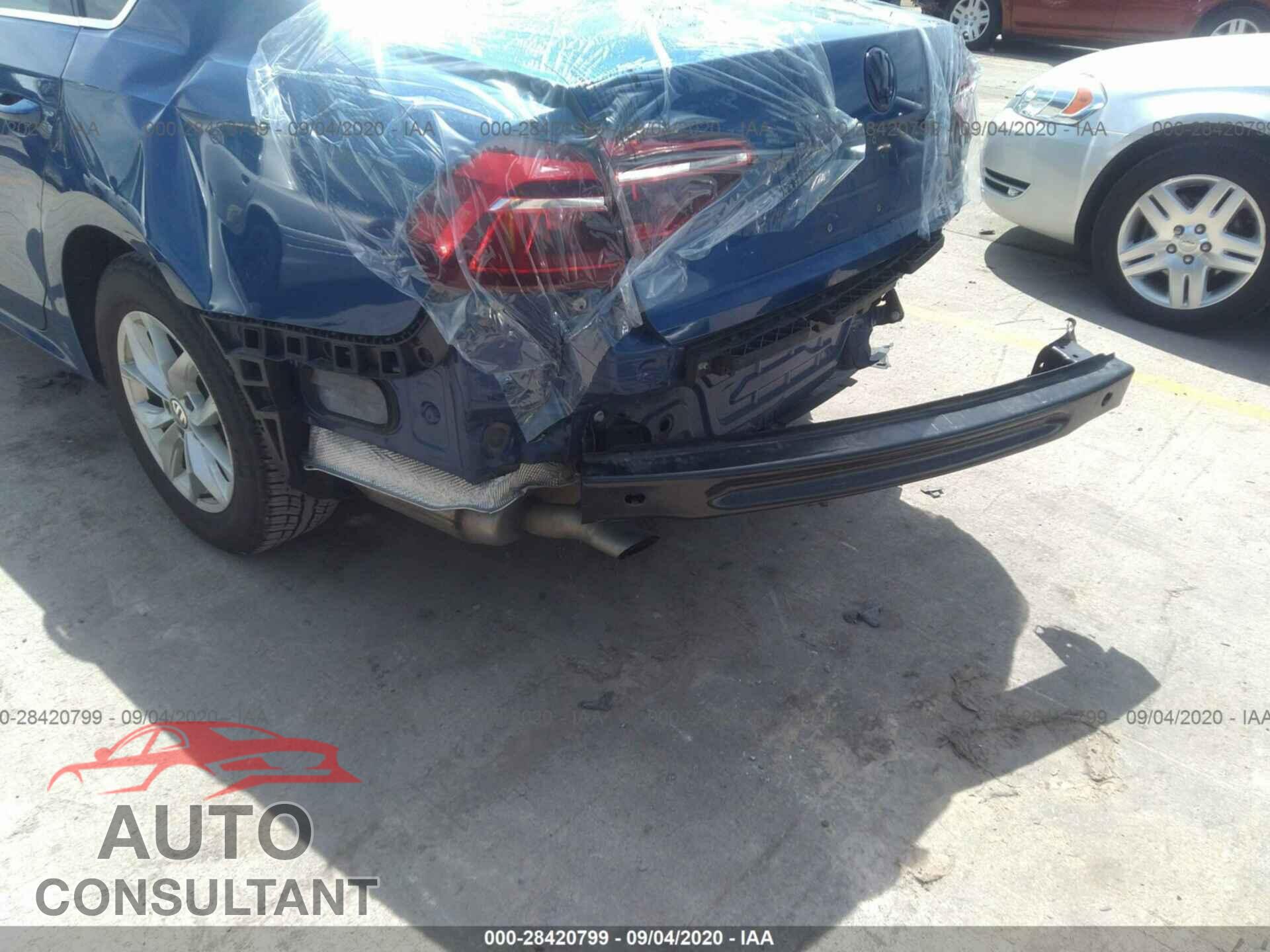 VOLKSWAGEN PASSAT 2017 - 1VWAT7A30HC024593