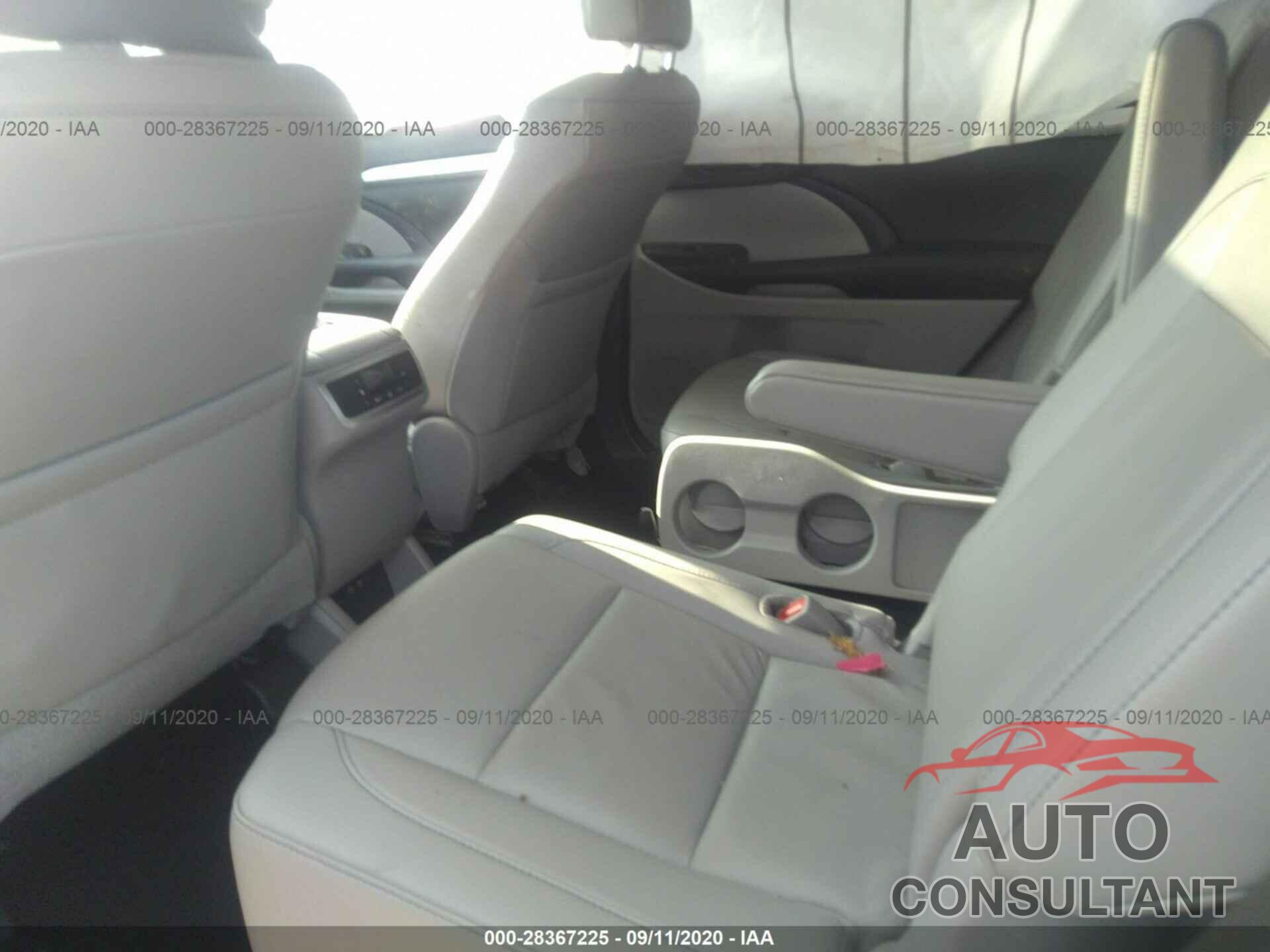 TOYOTA HIGHLANDER 2019 - 5TDJZRFH2KS623583