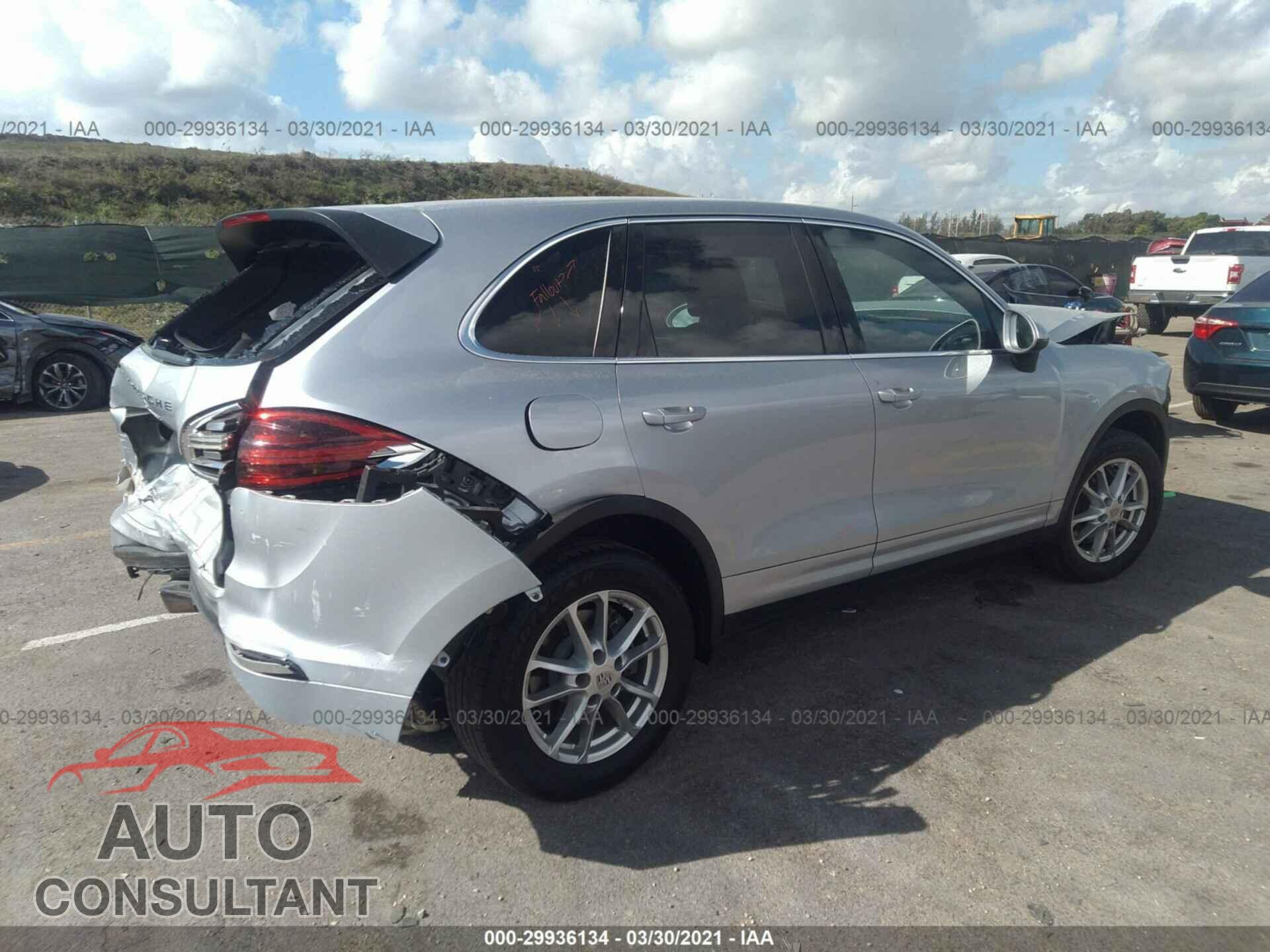 PORSCHE CAYENNE 2016 - WP1AA2A28GLA04351