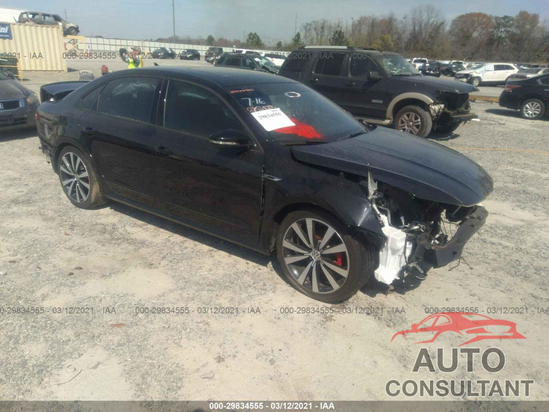 VOLKSWAGEN PASSAT 2018 - 1VWJM7A35JC035897