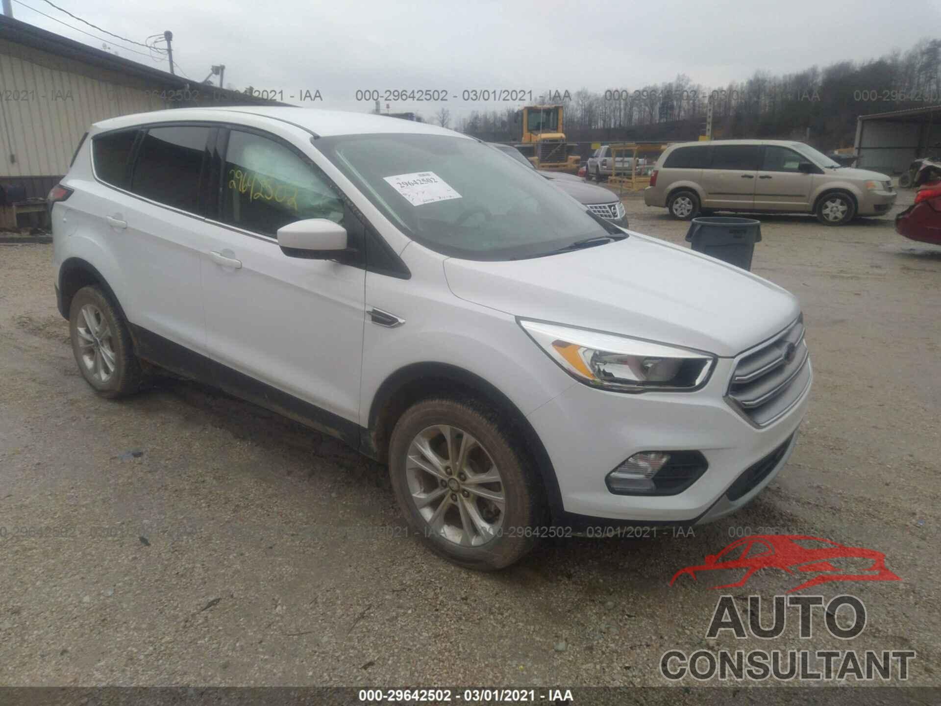 FORD ESCAPE 2017 - 1FMCU9GD6HUB45753