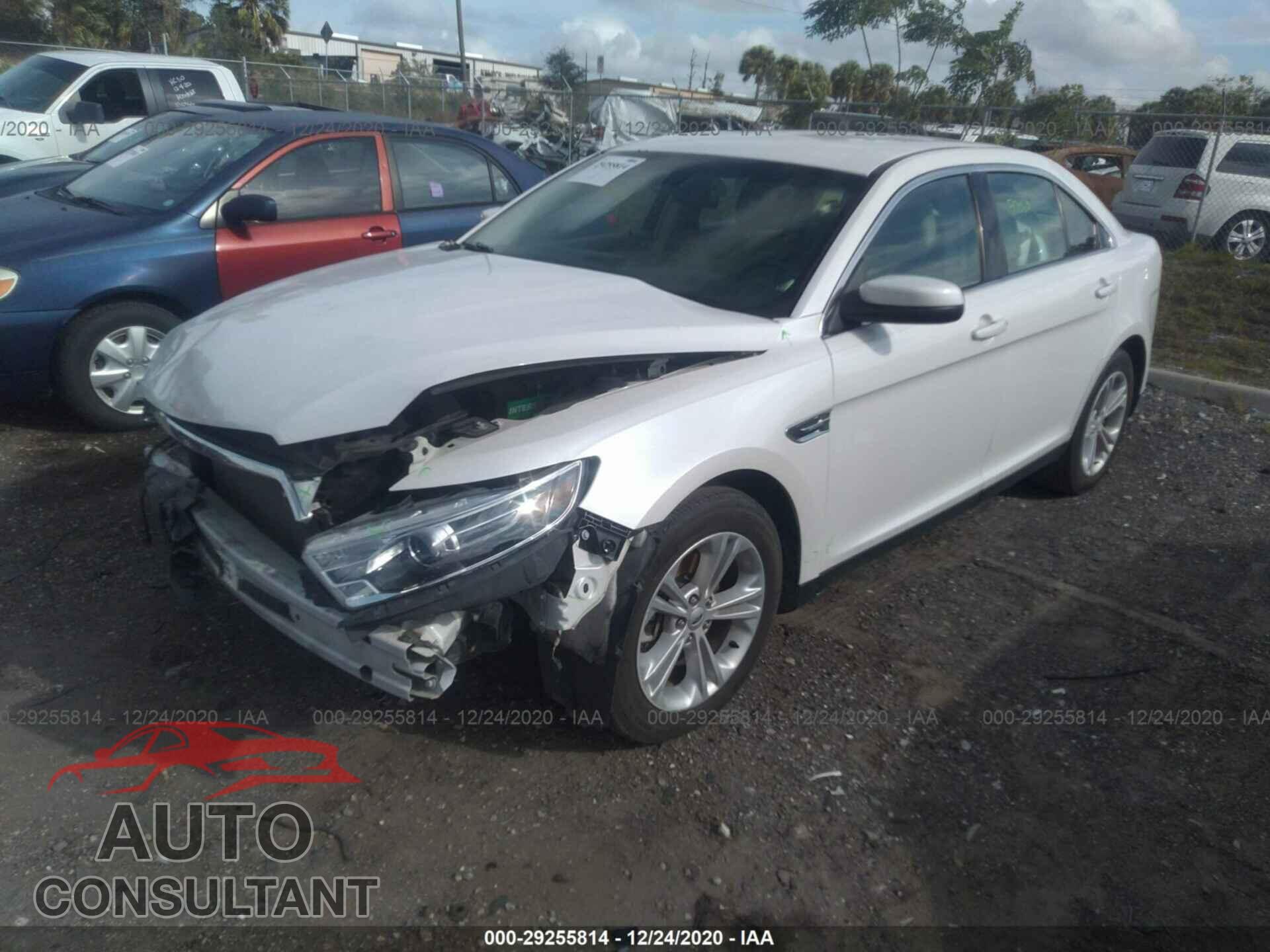FORD TAURUS 2018 - 1FAHP2E81JG134197