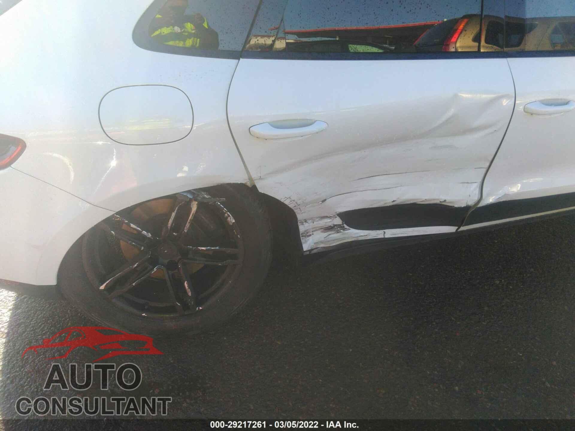 PORSCHE MACAN 2017 - WP1AA2A5XHLB00140