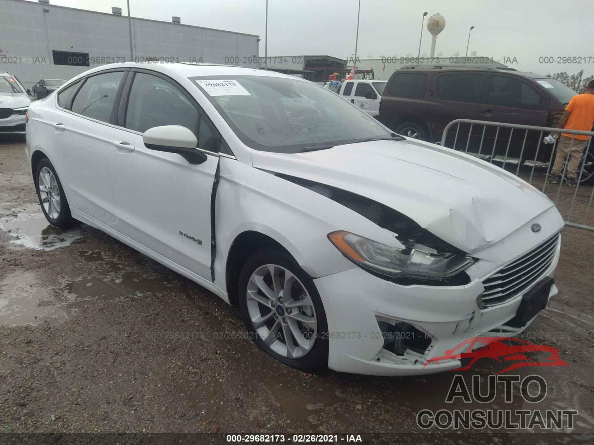 FORD FUSION HYBRID 2019 - 3FA6P0LU9KR110266