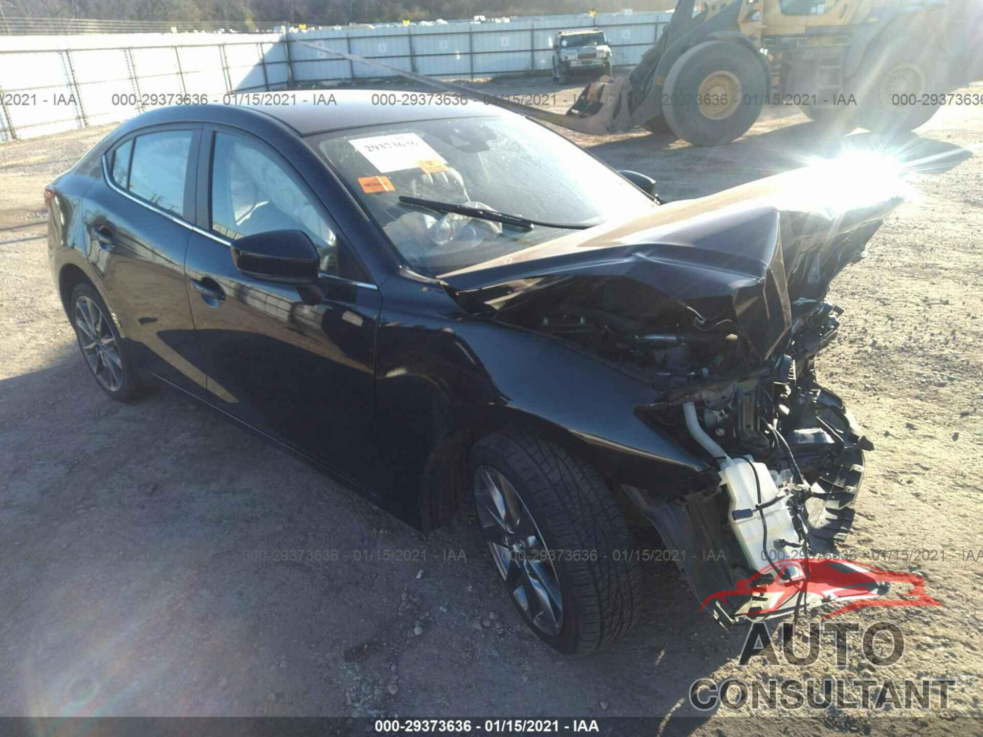 MAZDA MAZDA3 4-DOOR 2018 - 3MZBN1V36JM243102