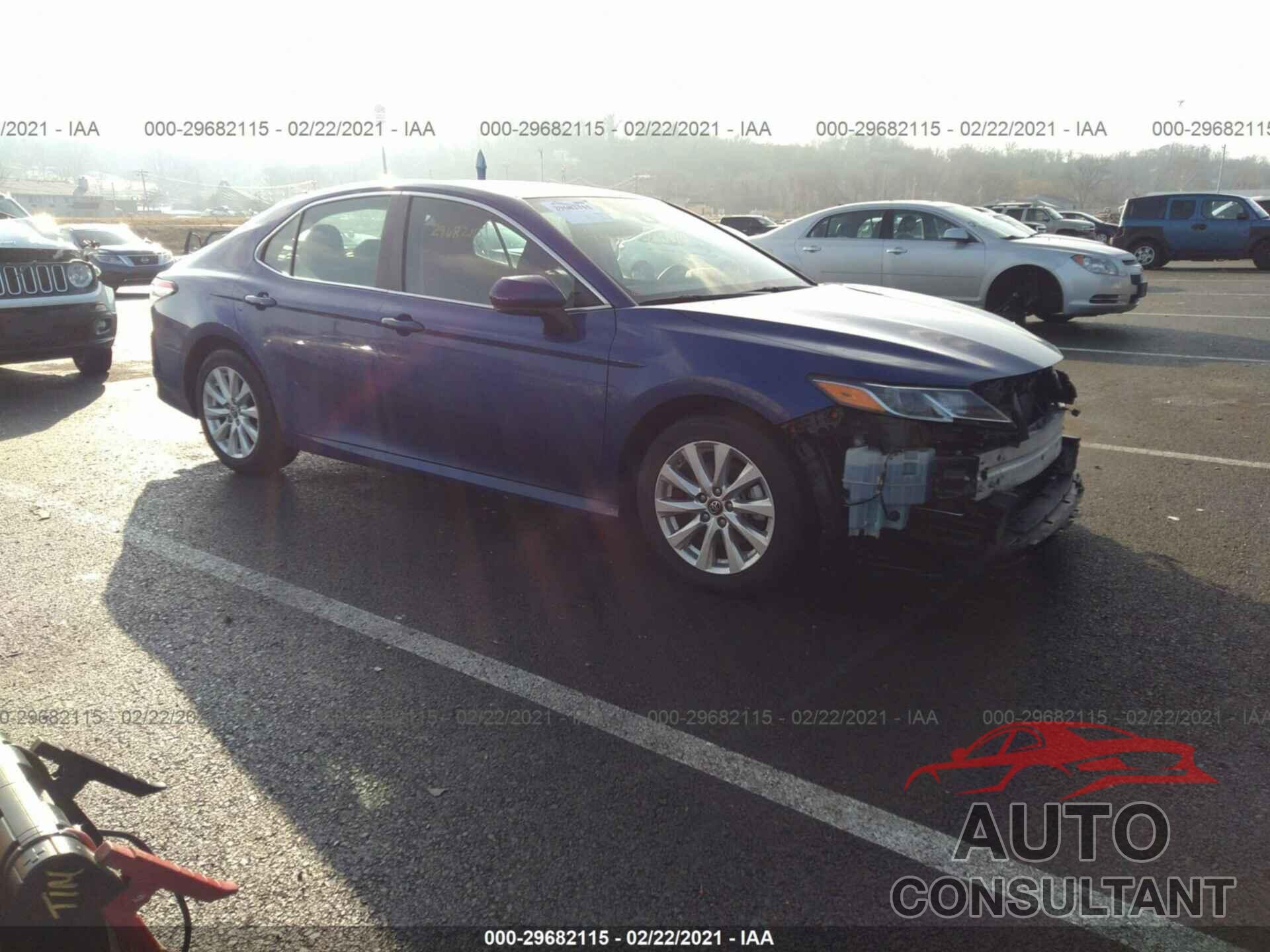 TOYOTA CAMRY 2018 - 4T1B11HK1JU531490