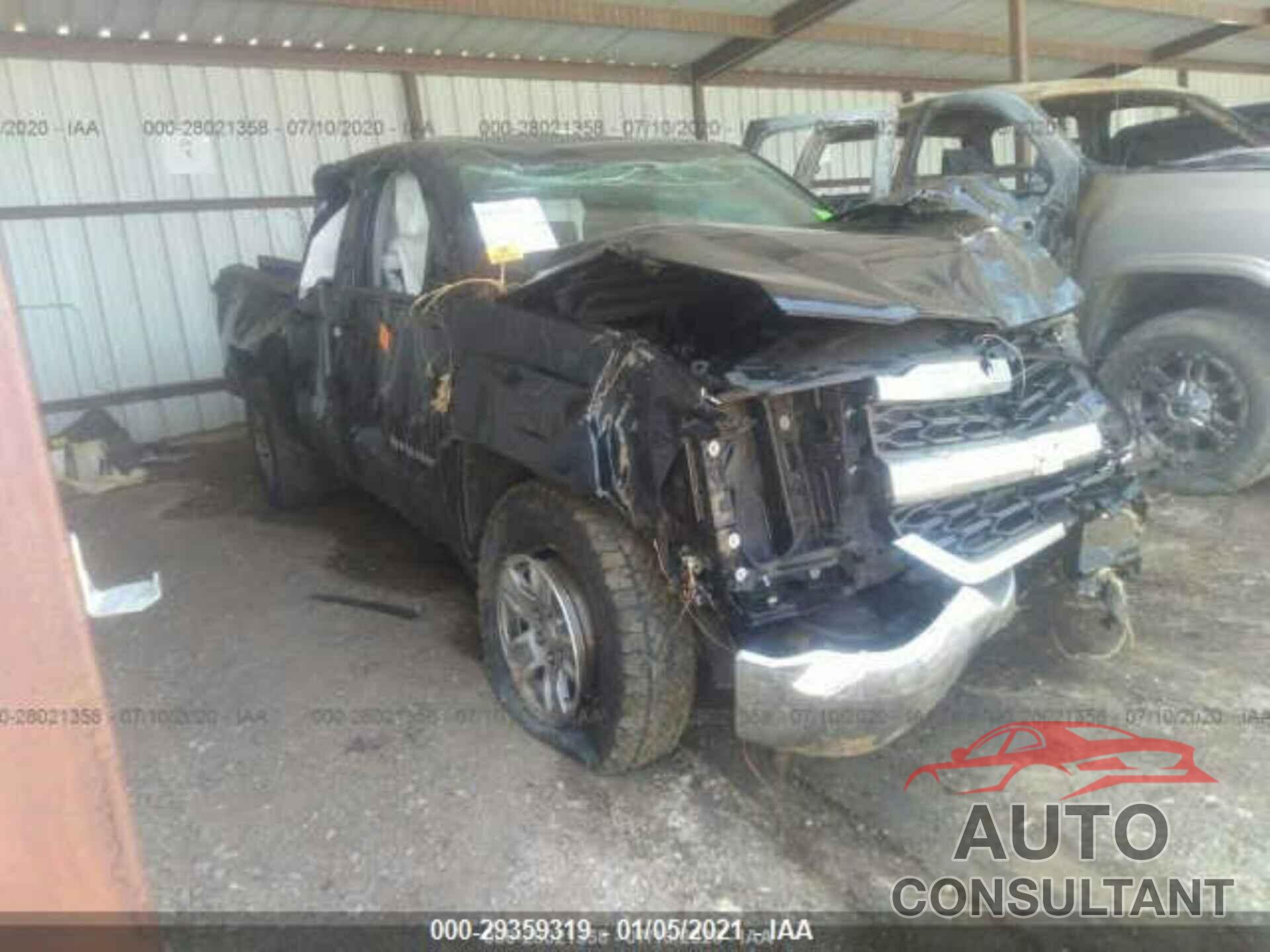 CHEVROLET SILVERADO 1500 2018 - 1GCRCREC2JZ156205