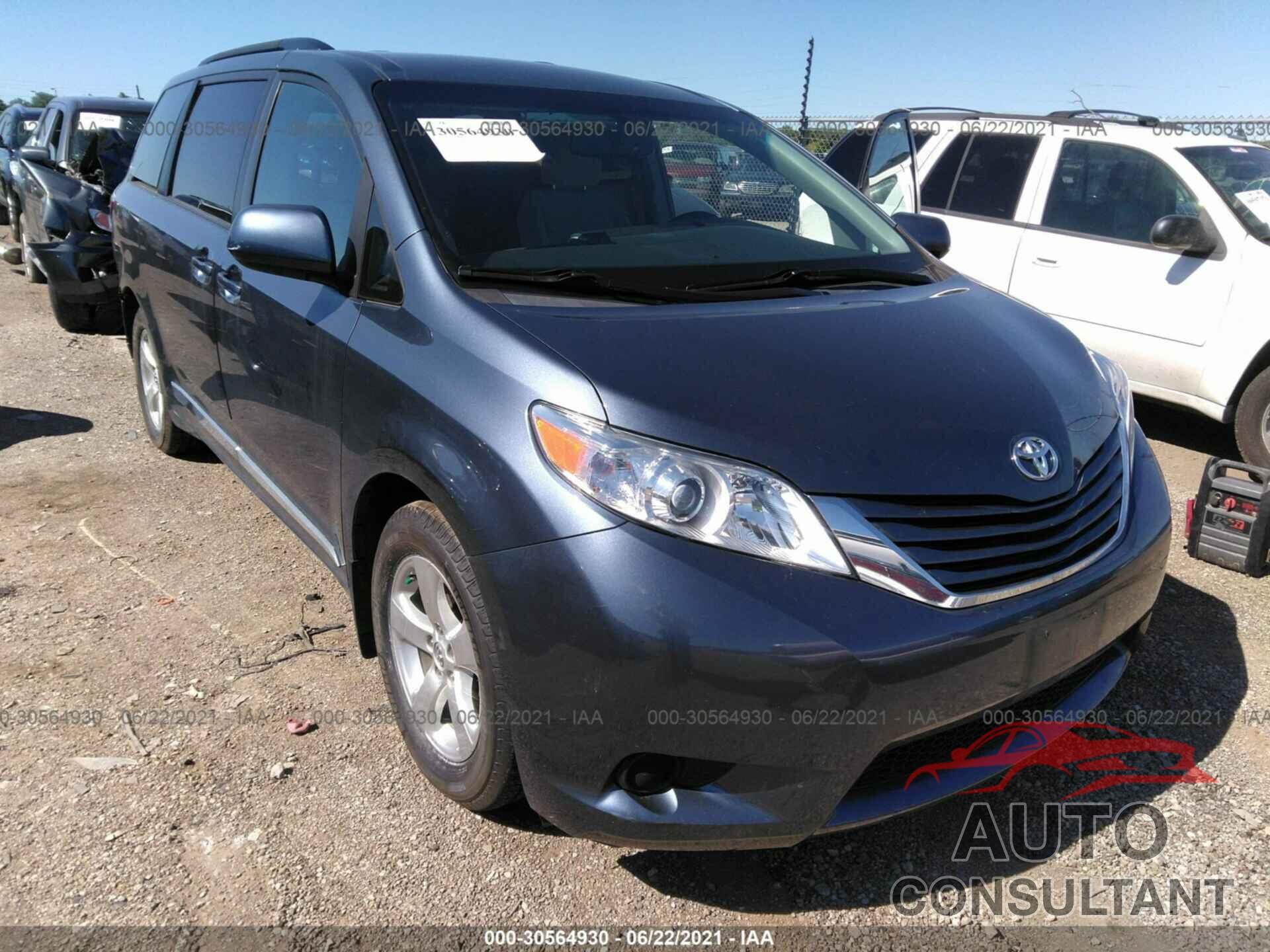 TOYOTA SIENNA 2017 - 5TDKZ3DC4HS840991