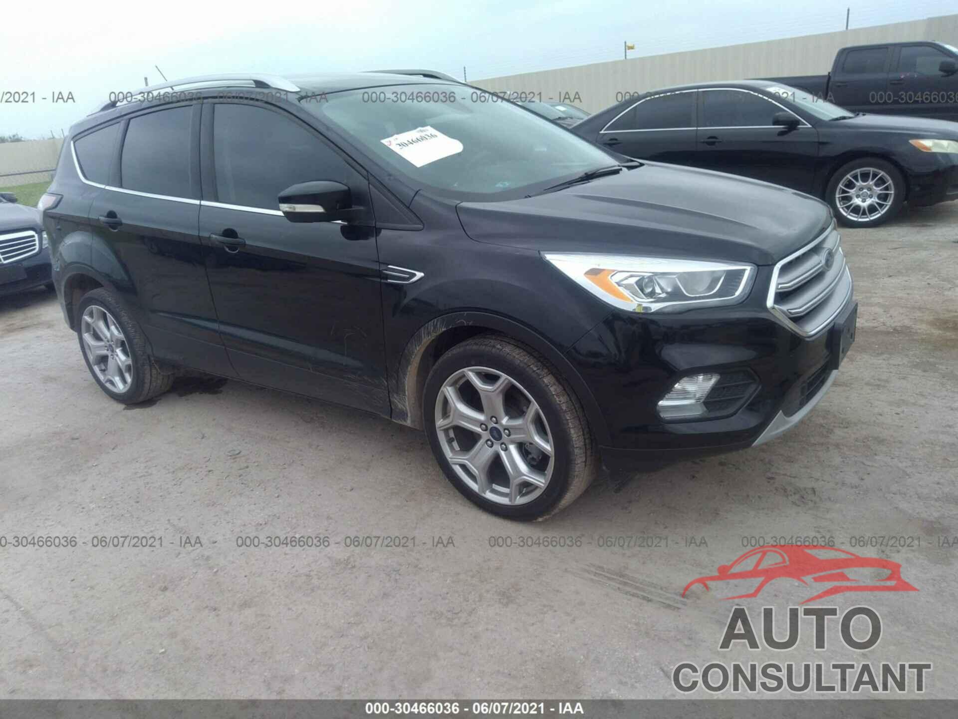 FORD ESCAPE 2017 - 1FMCU0J90HUE94049