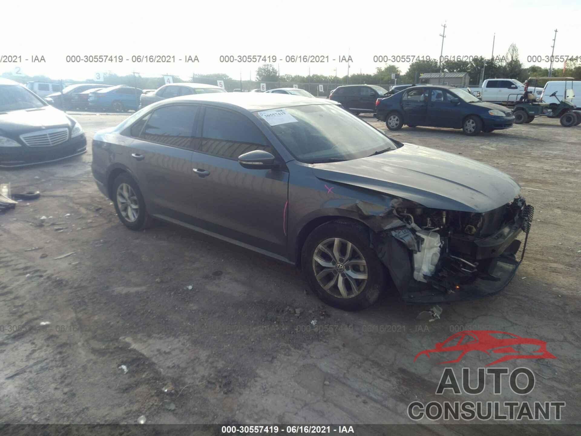 VOLKSWAGEN PASSAT 2018 - 1VWAA7A39JC049956
