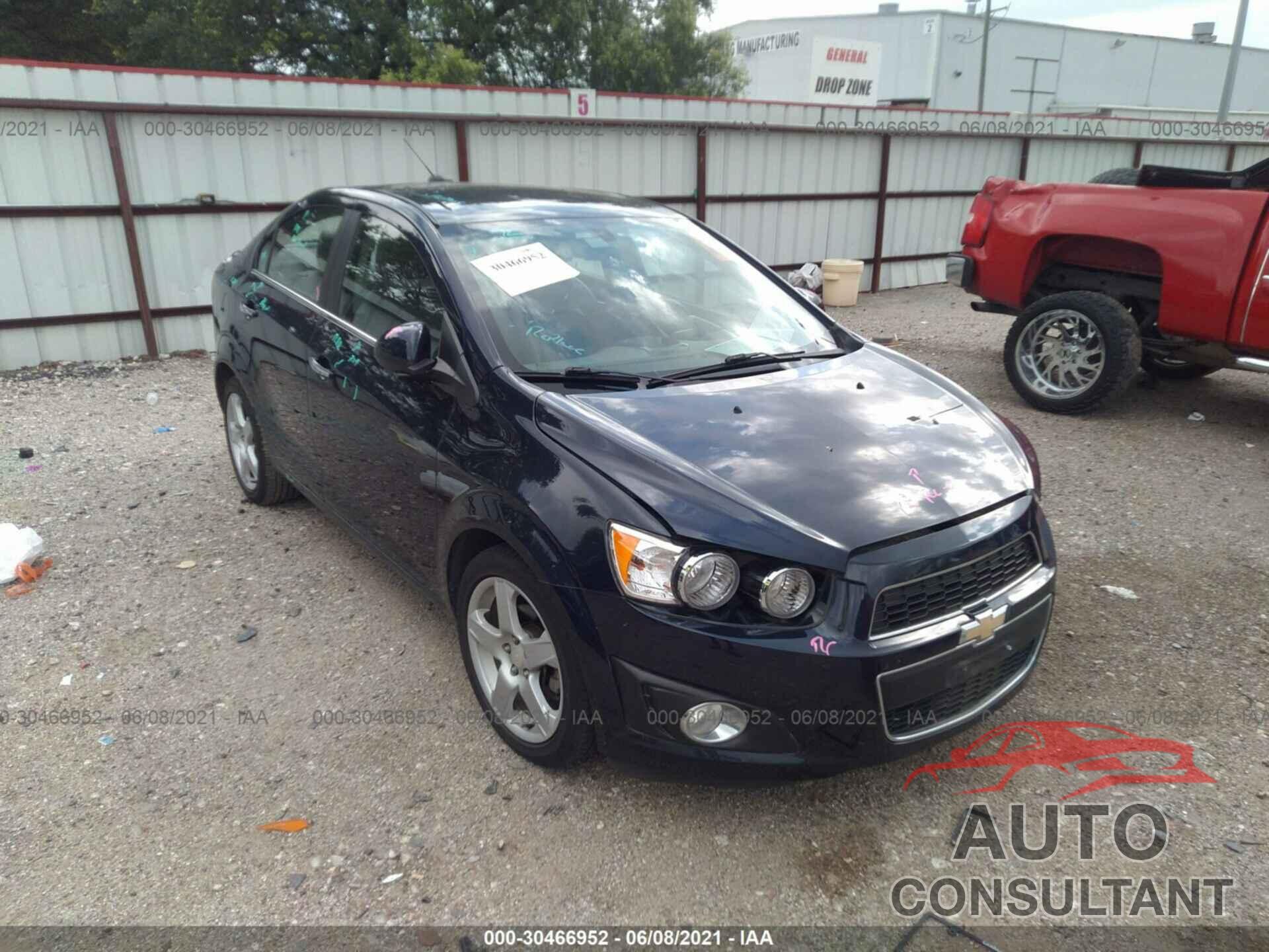 CHEVROLET SONIC 2016 - 1G1JE5SB7G4137675
