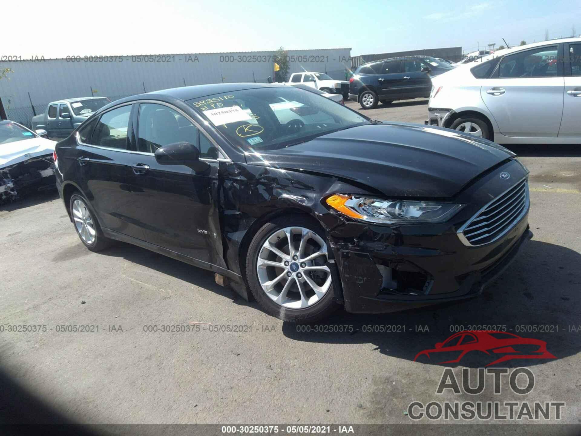 FORD FUSION HYBRID 2019 - 3FA6P0LU7KR242183