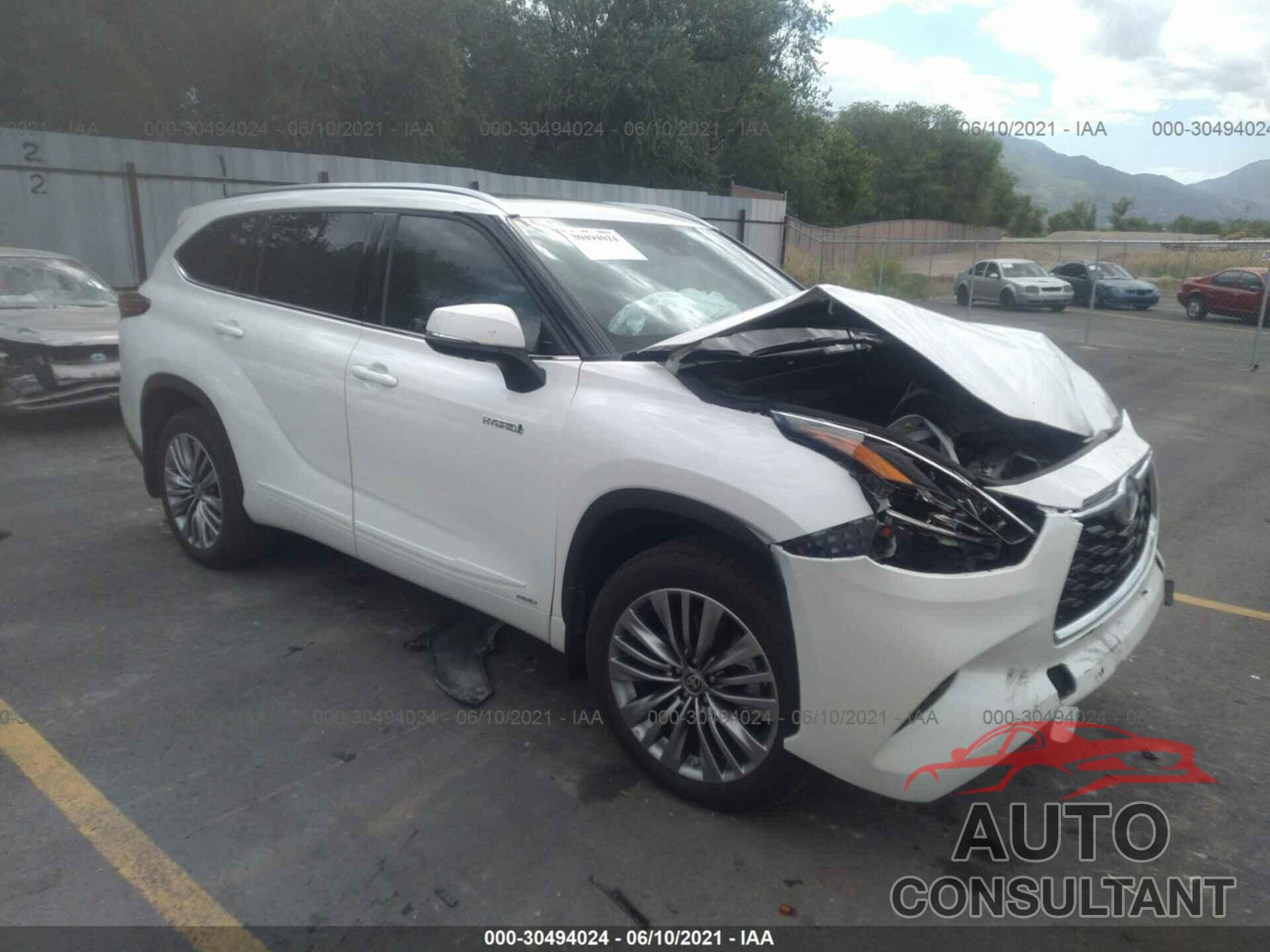 TOYOTA HIGHLANDER 2021 - 5TDEBRCH1MS018452