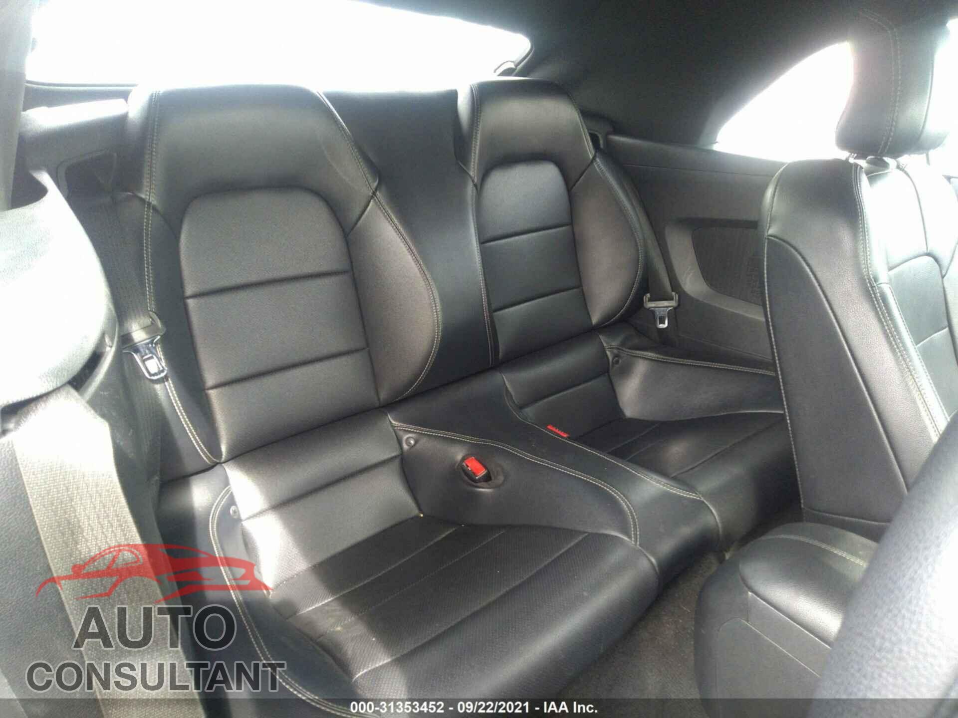 FORD MUSTANG 2017 - 1FATP8UH3H5204805