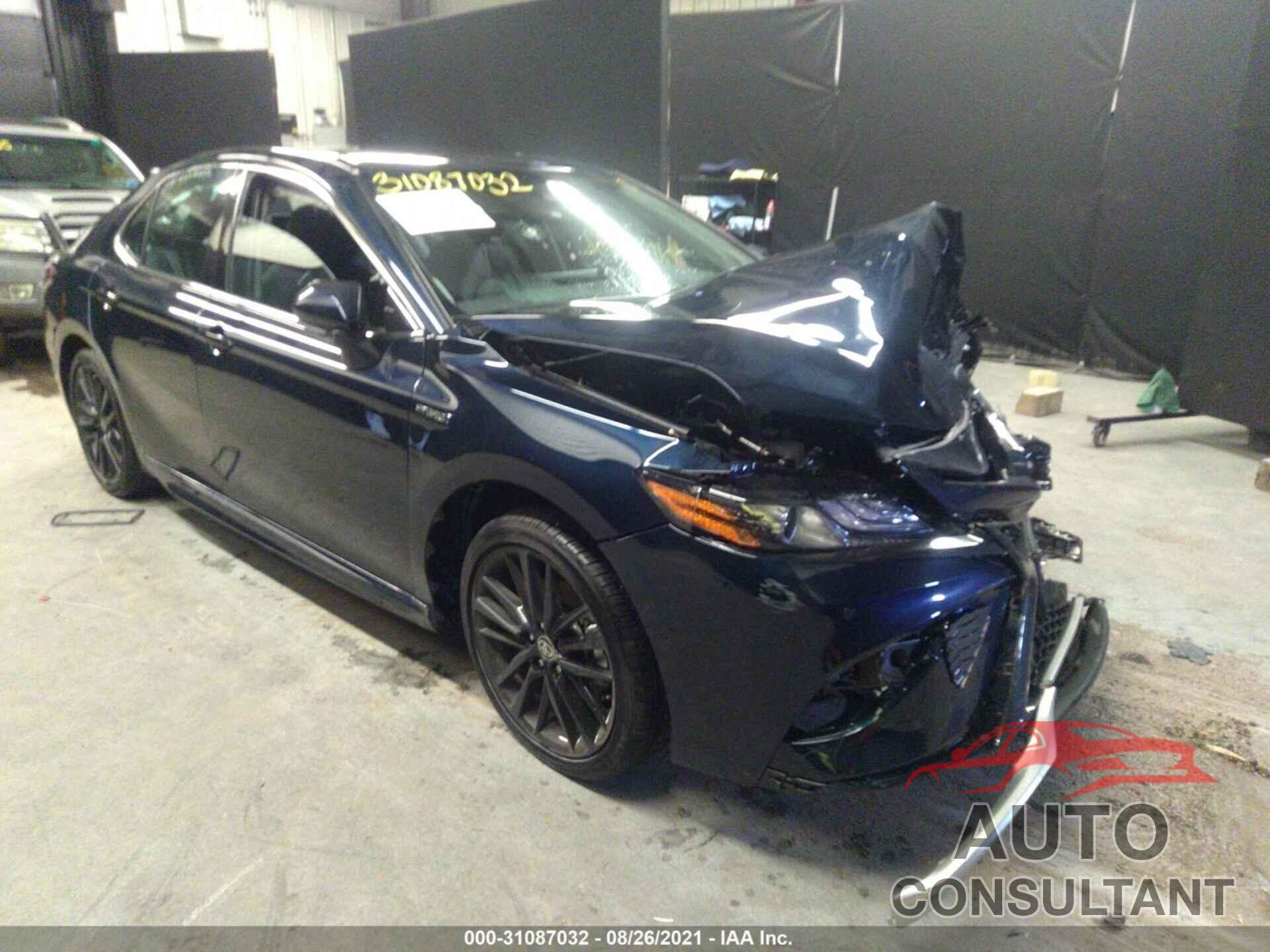 TOYOTA CAMRY 2021 - 4T1K31AK7MU556113